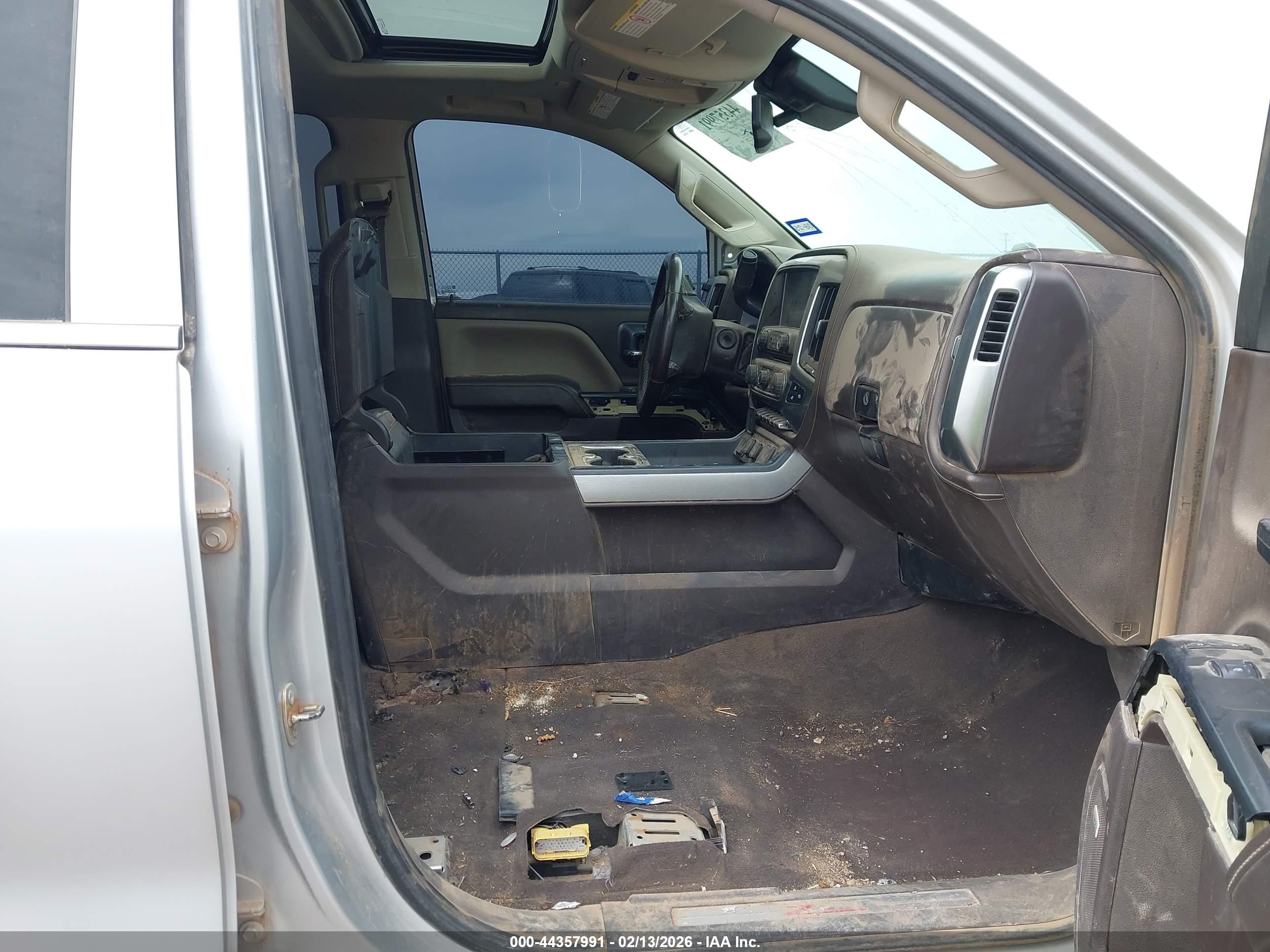 CHEVROLET SILVERADO image 5