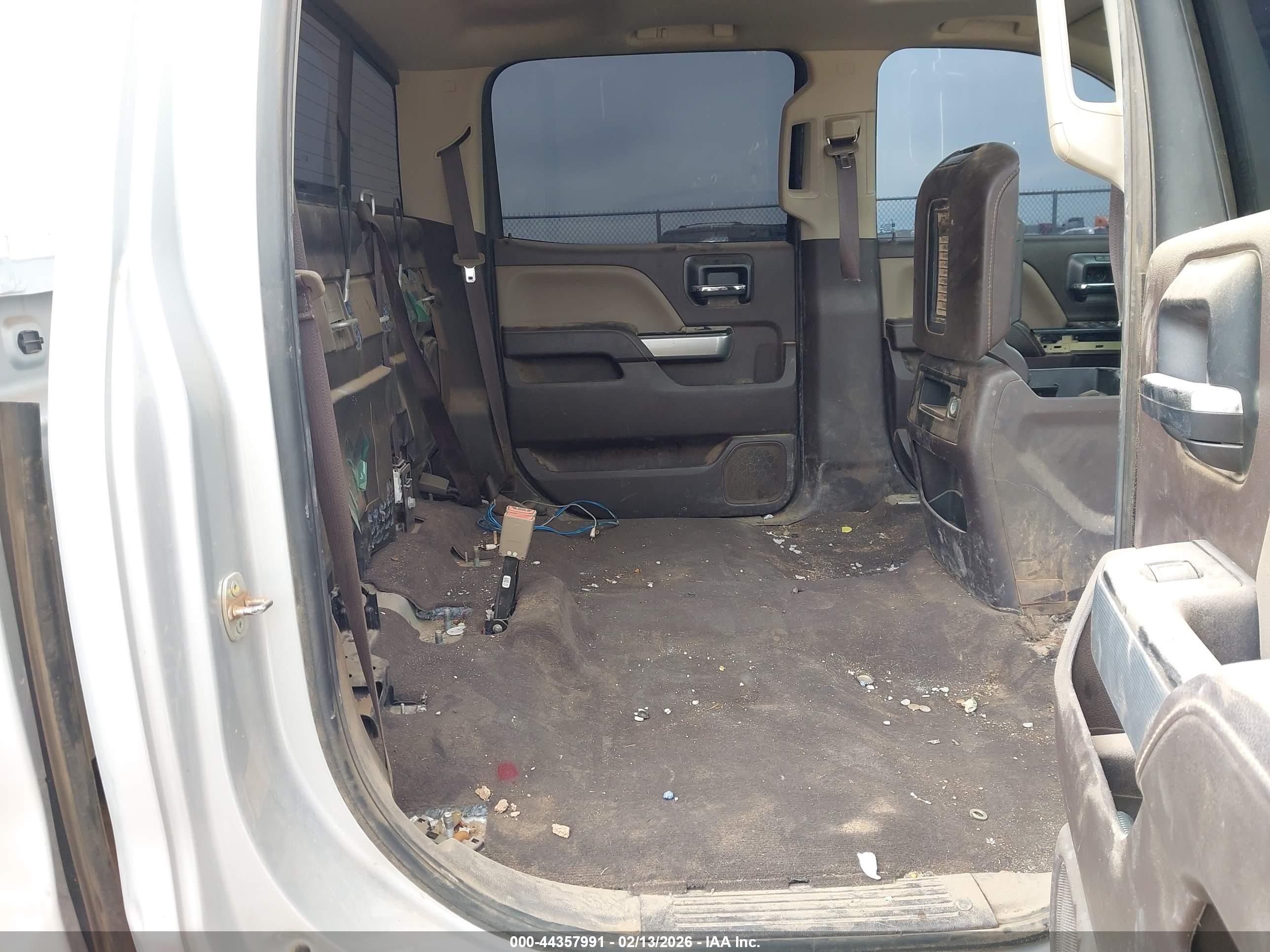 CHEVROLET SILVERADO image 8