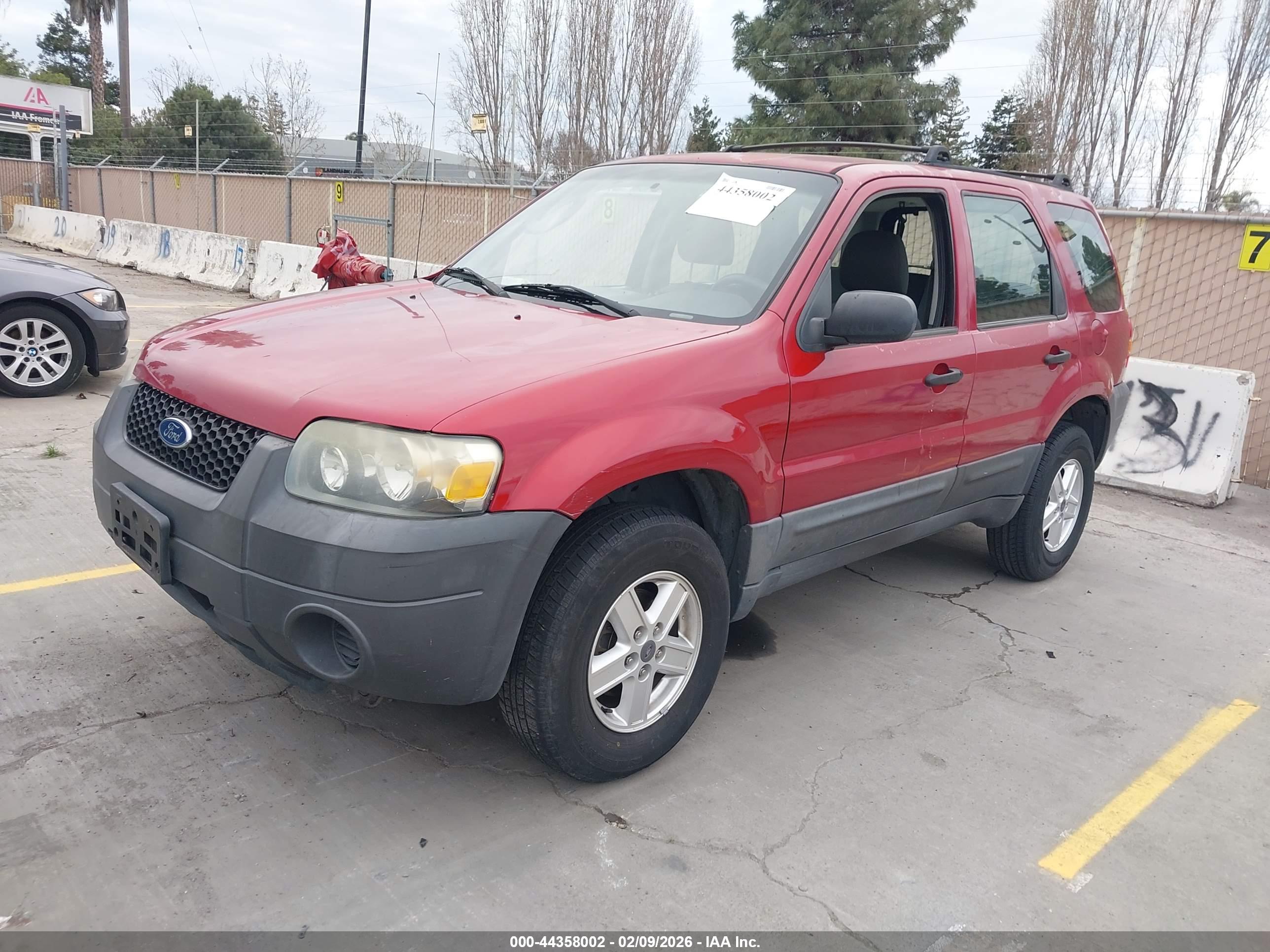 FORD ESCAPE image 2