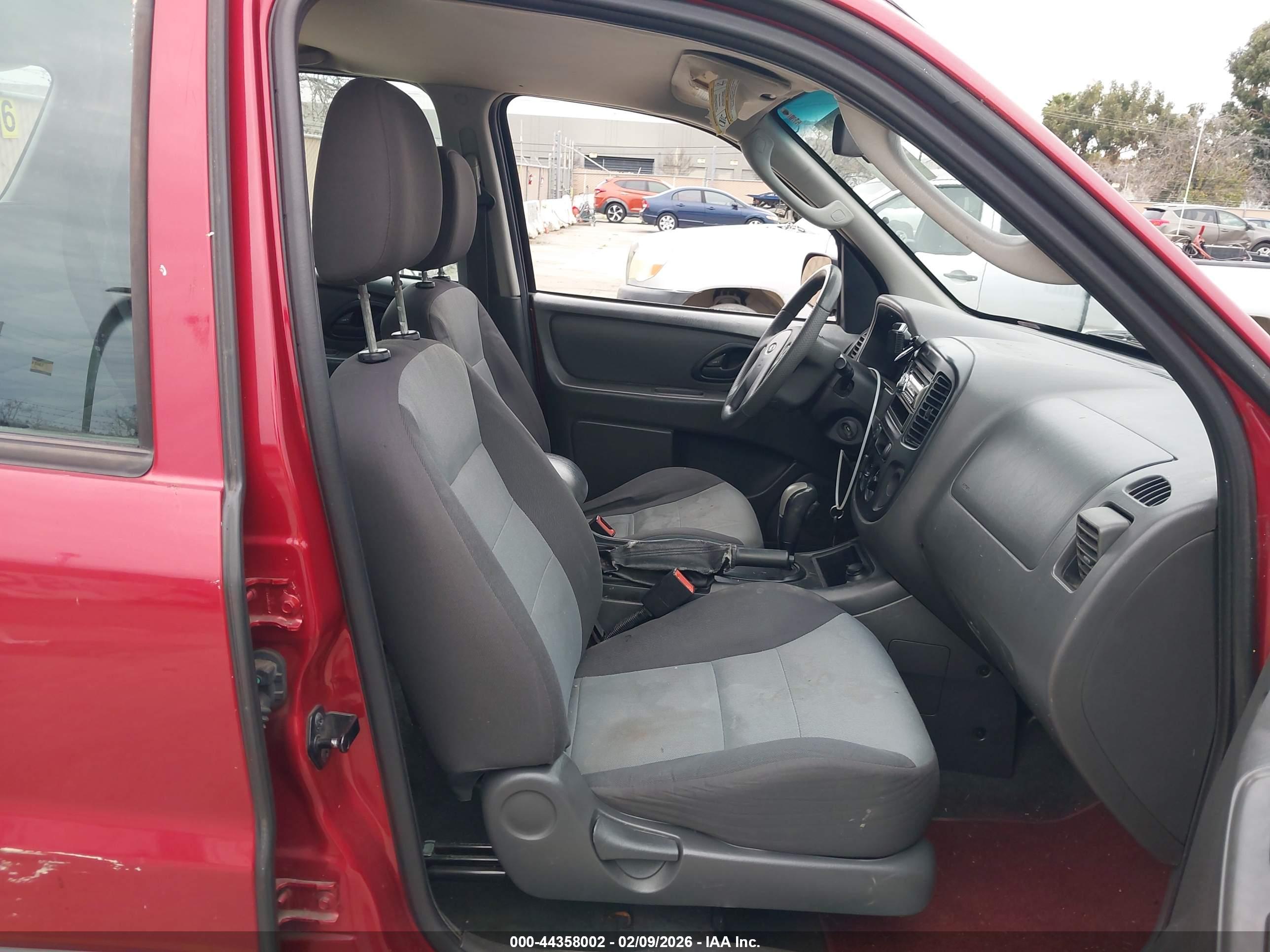 FORD ESCAPE image 5