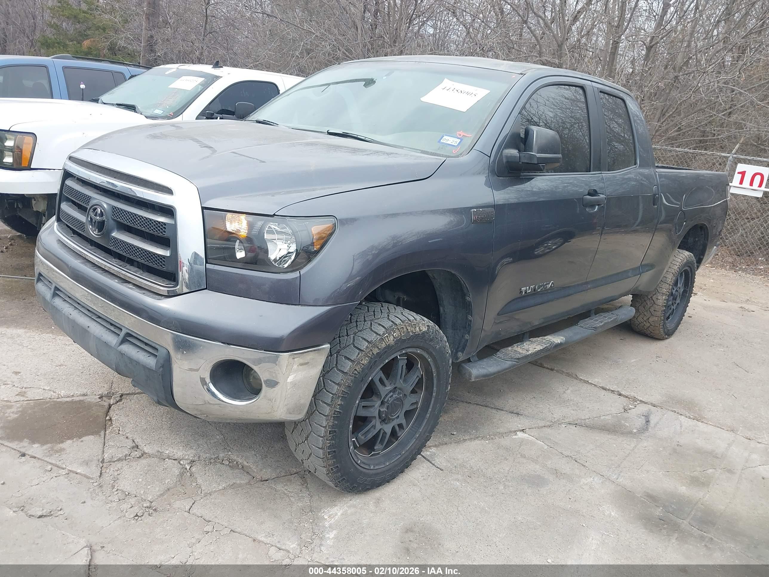 TOYOTA TUNDRA image 2