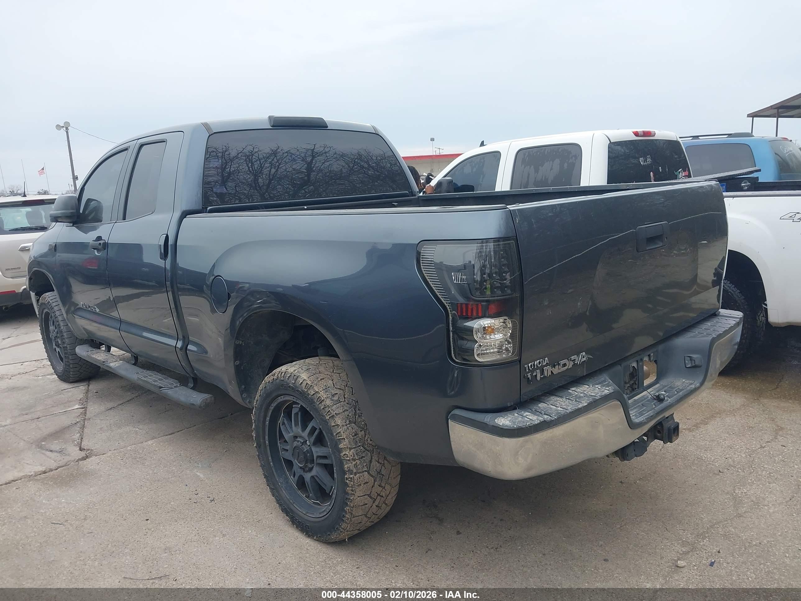 TOYOTA TUNDRA image 3