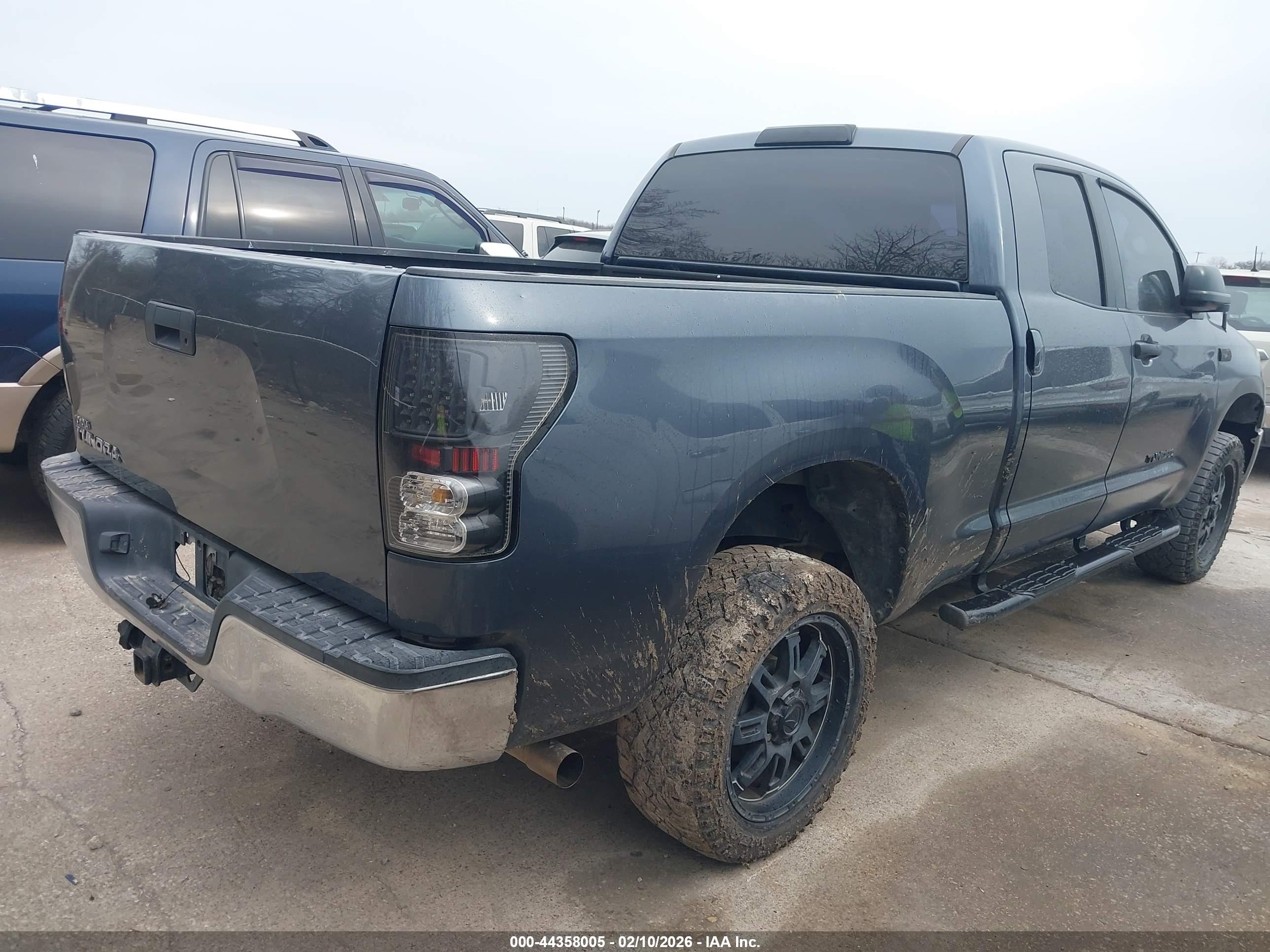 TOYOTA TUNDRA image 4