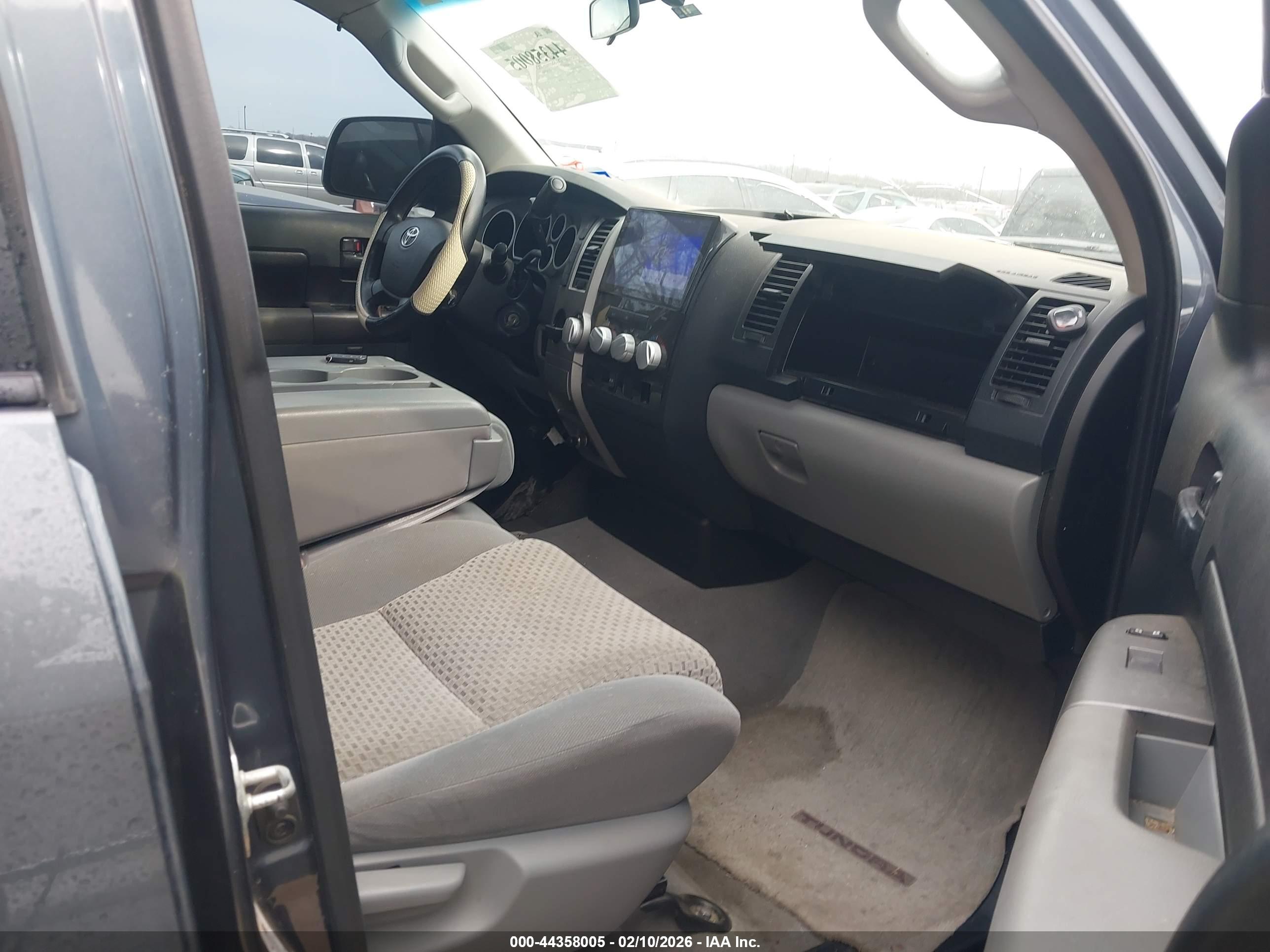 TOYOTA TUNDRA image 5