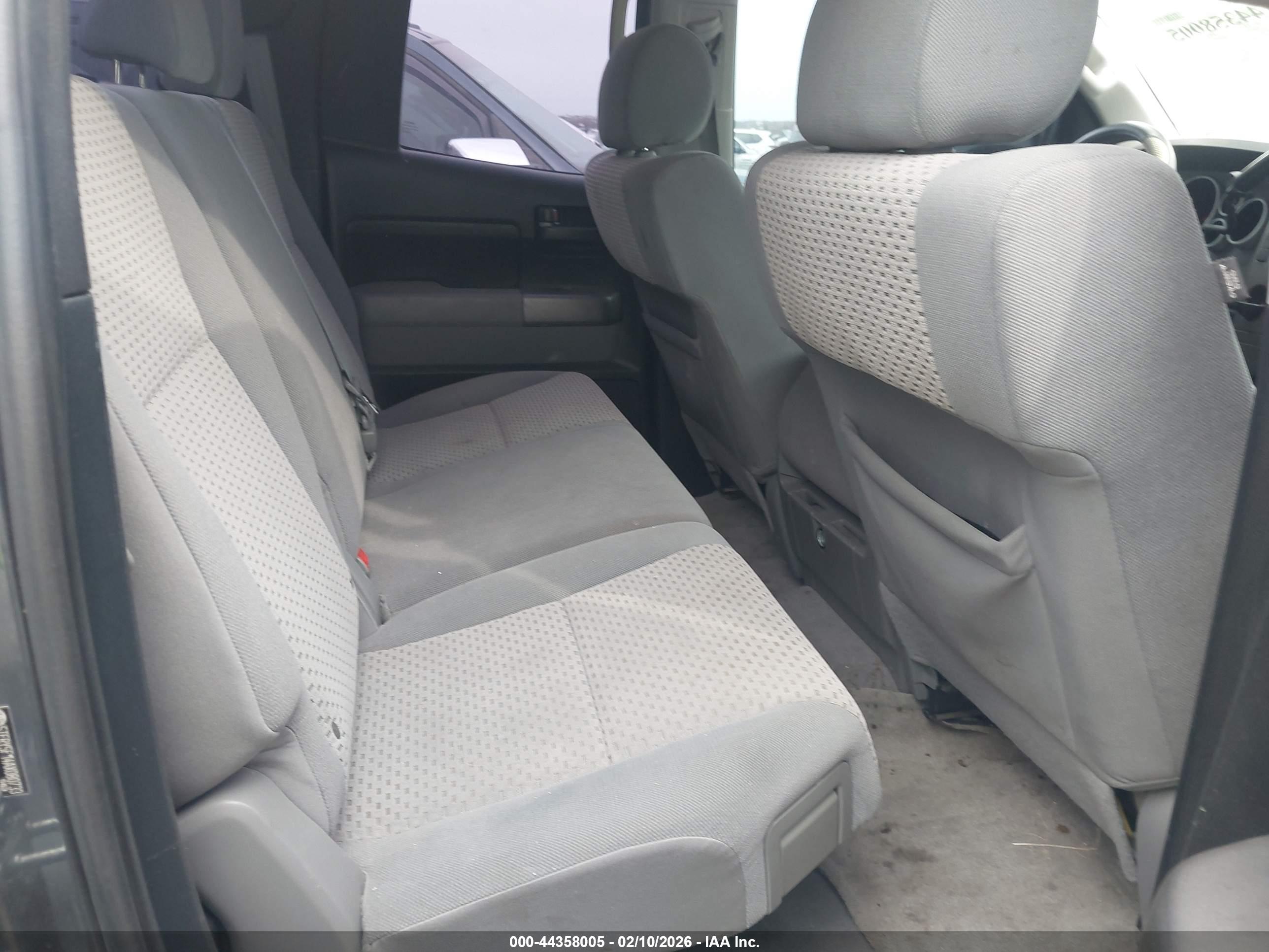 TOYOTA TUNDRA image 8
