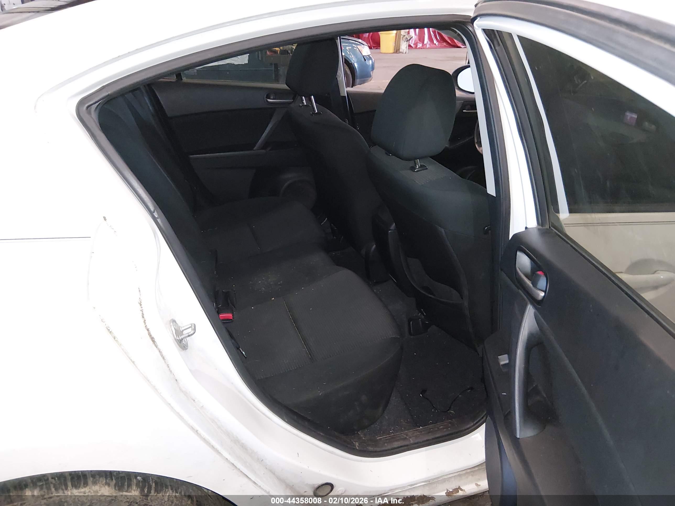 MAZDA MAZDA3 image 8
