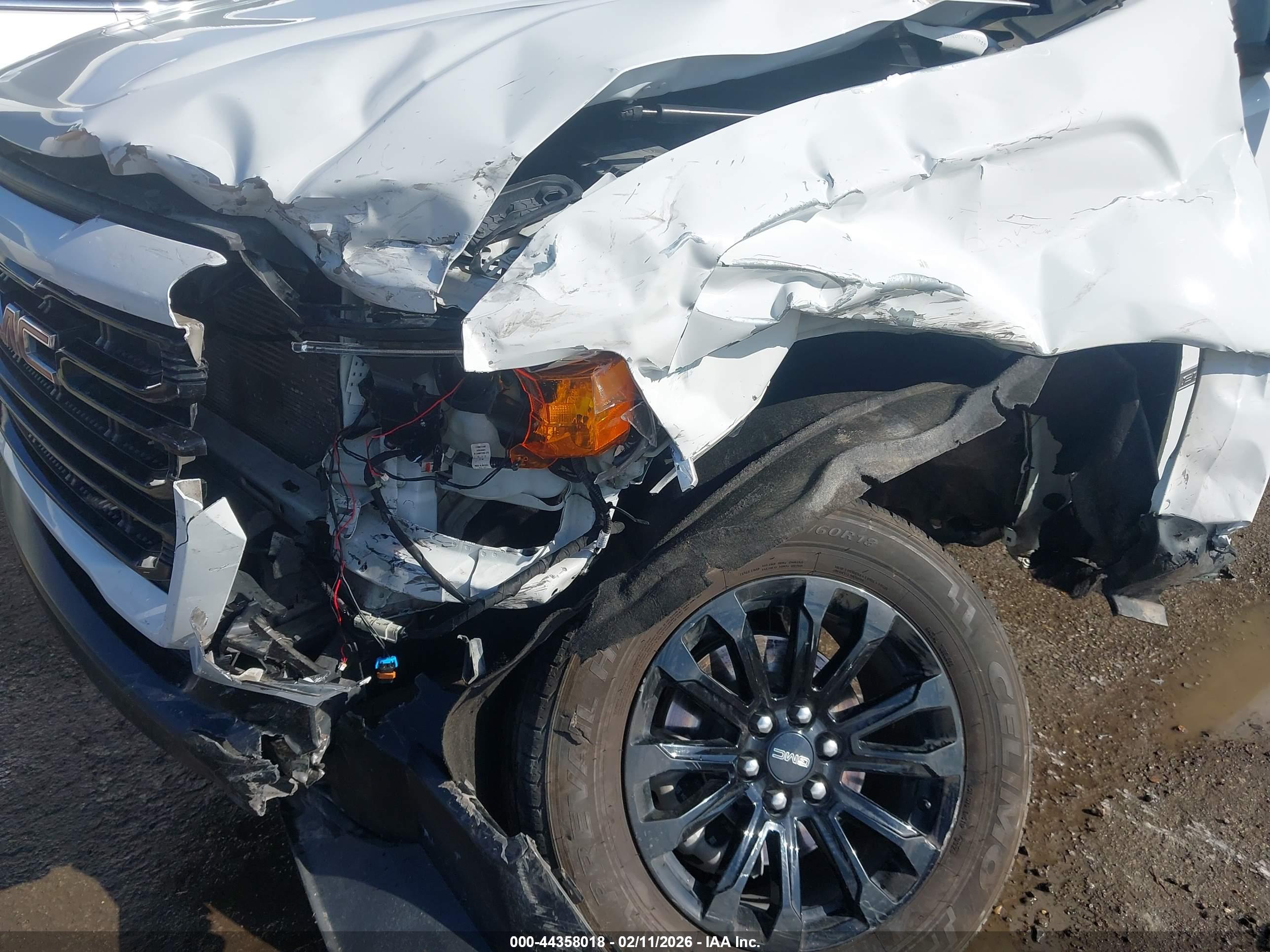 GMC CANYON image 6