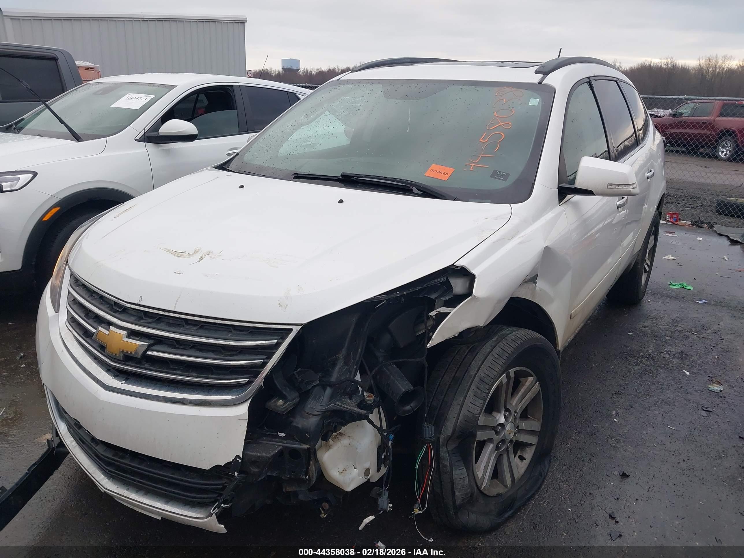 CHEVROLET TRAVERSE image 2