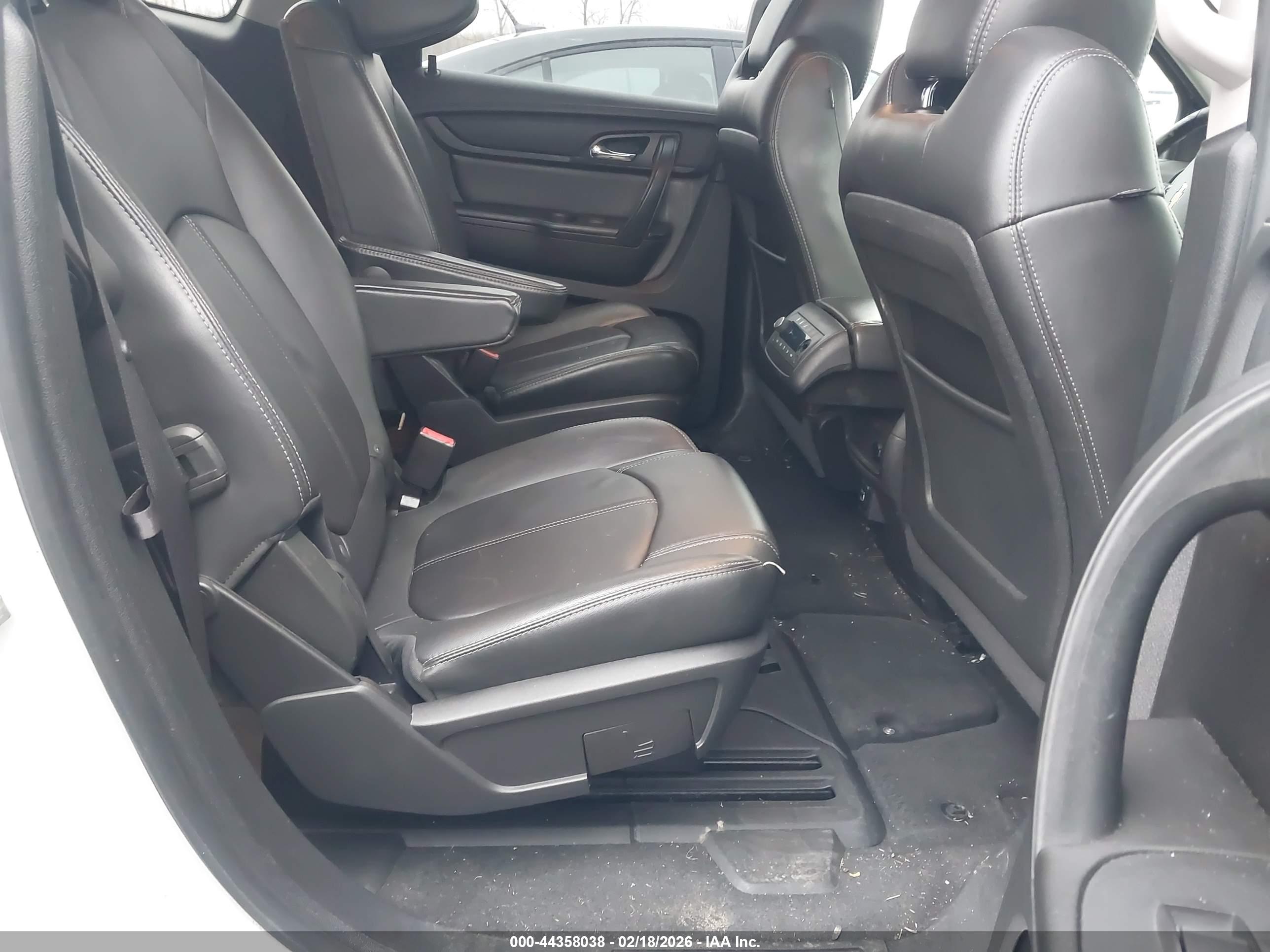 CHEVROLET TRAVERSE image 8