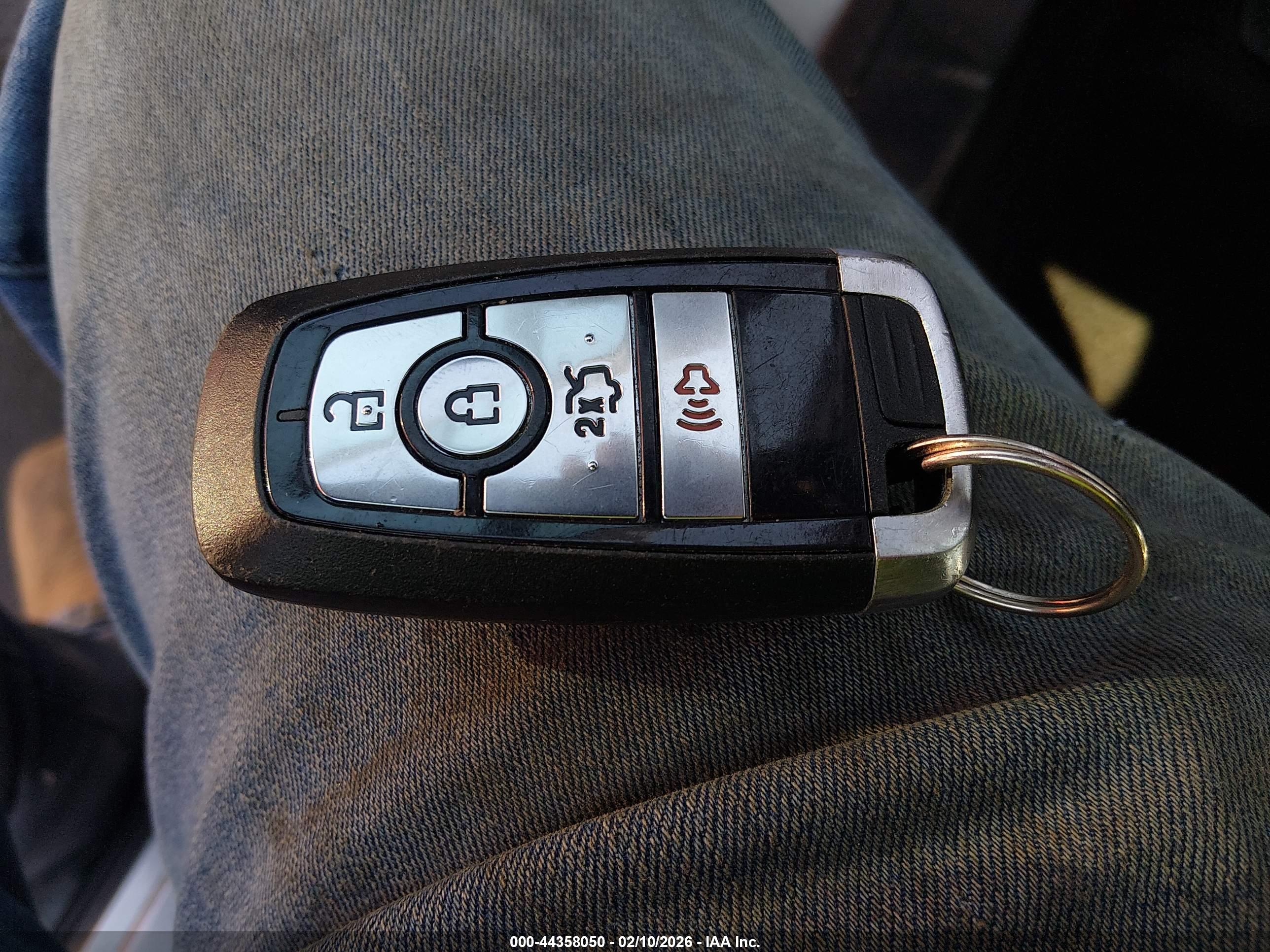 FORD FUSION image 11