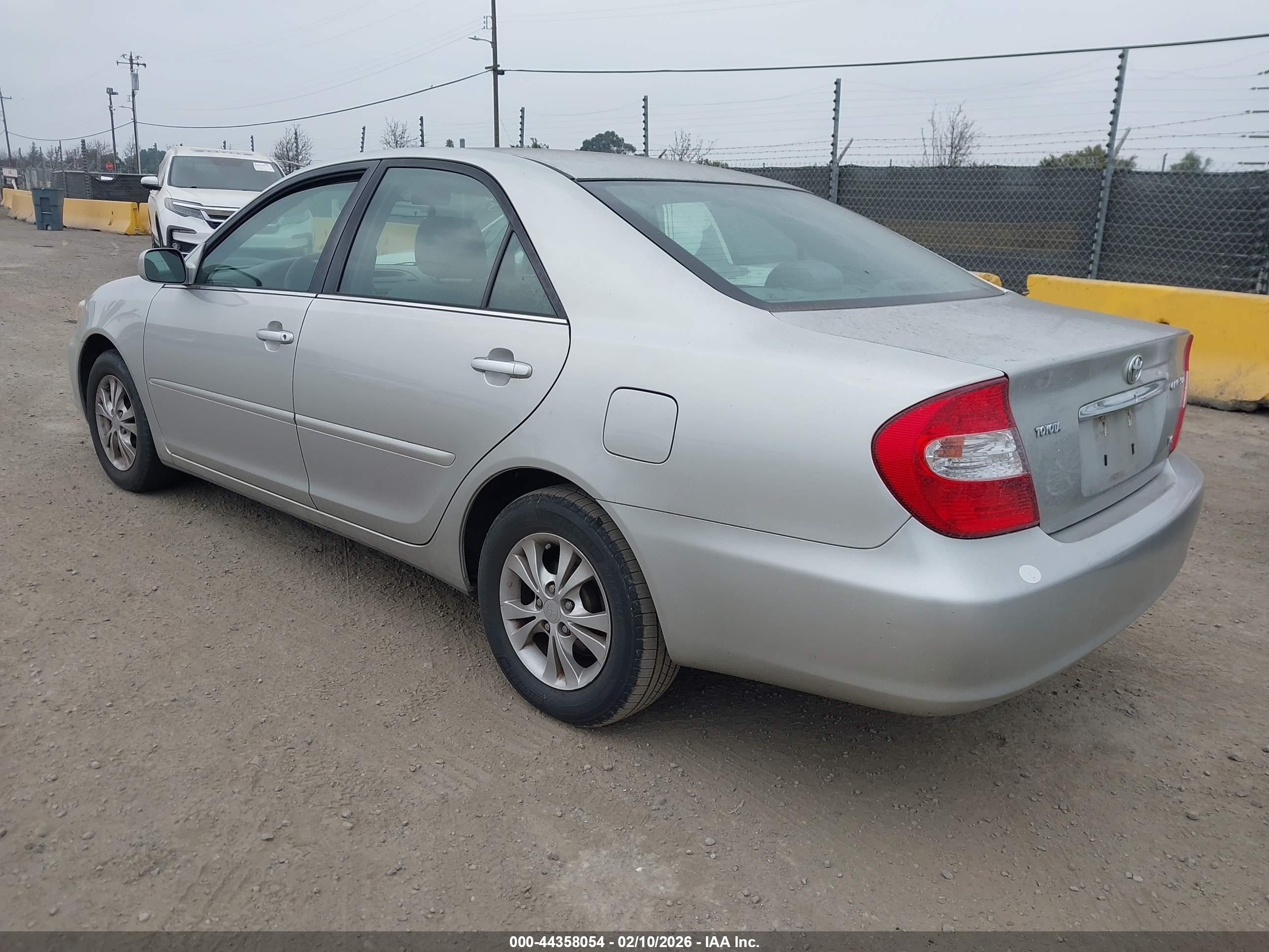 TOYOTA CAMRY image 3