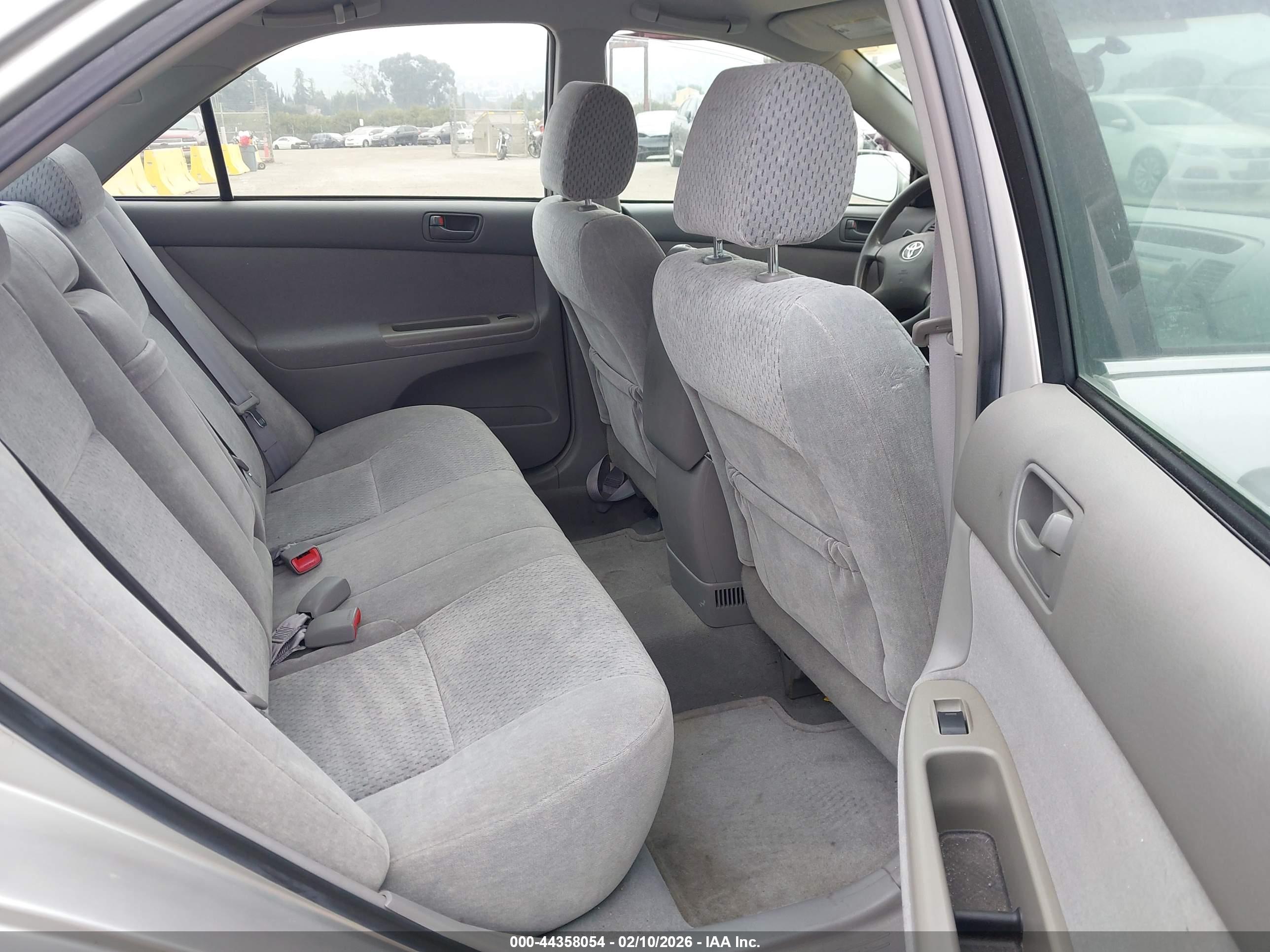 TOYOTA CAMRY image 8