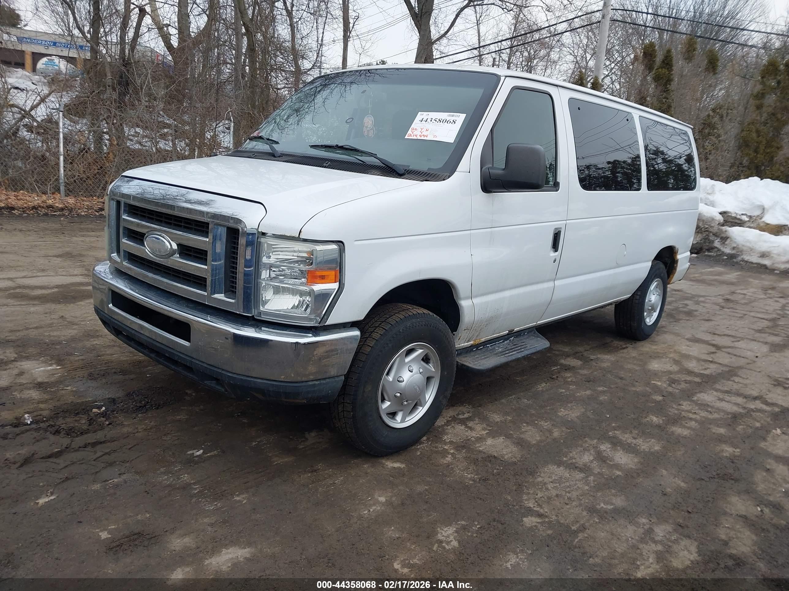 FORD E-350 image 2
