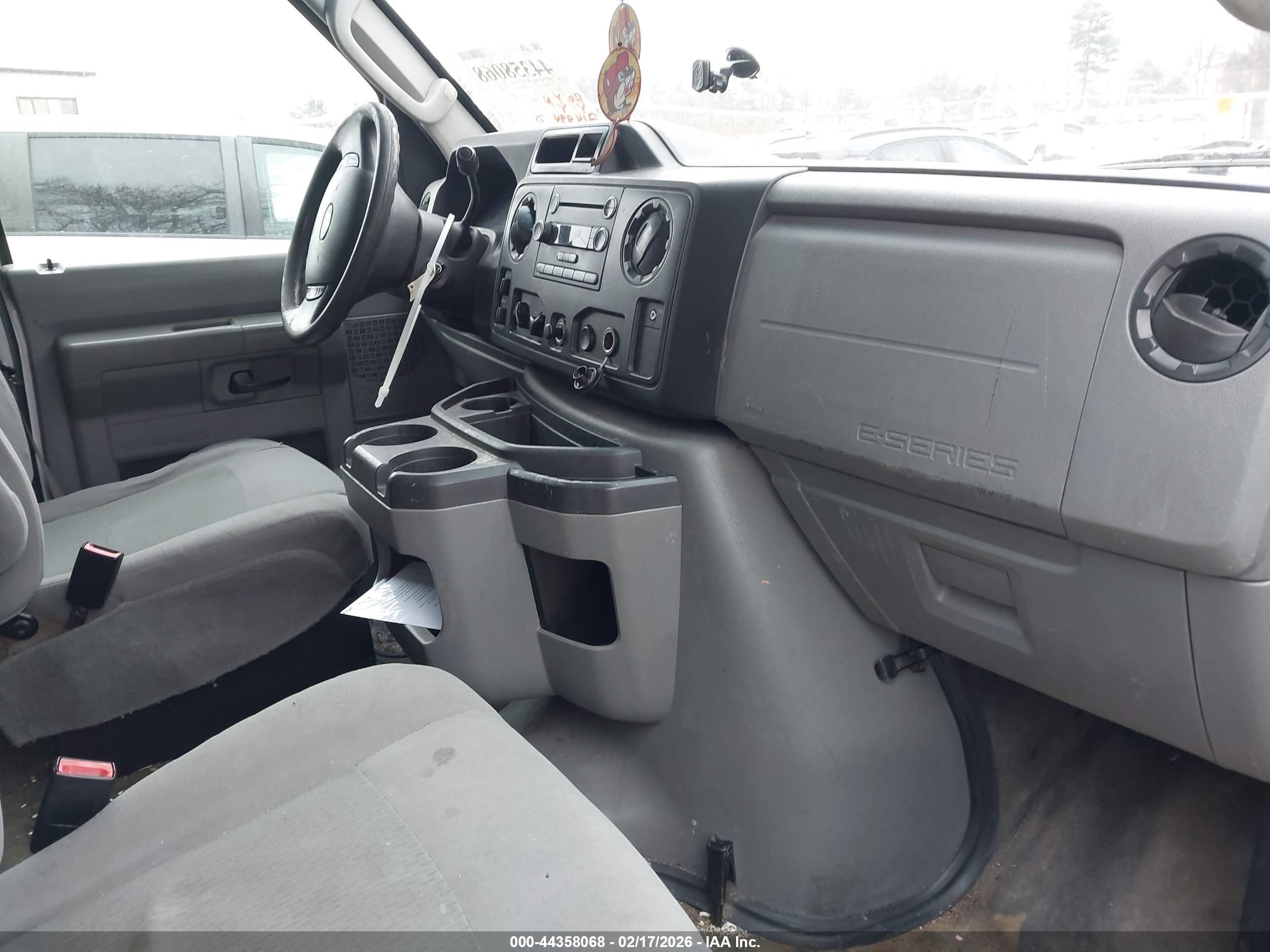 FORD E-350 image 5