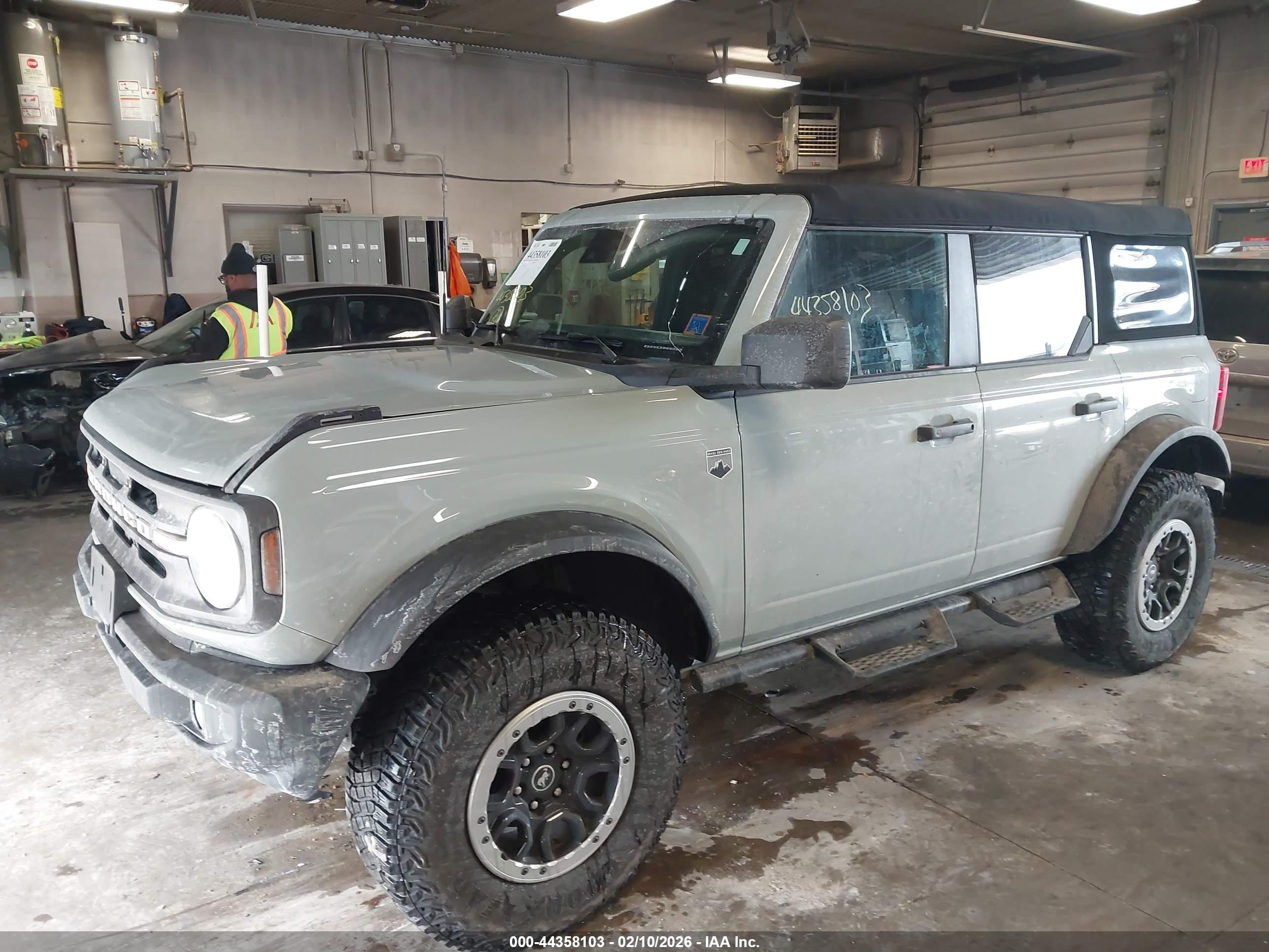 FORD BRONCO image 2