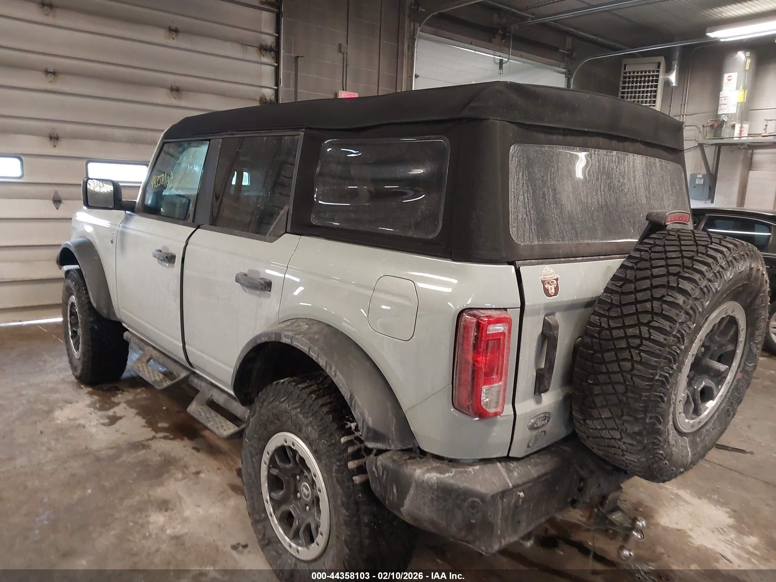 FORD BRONCO image 3