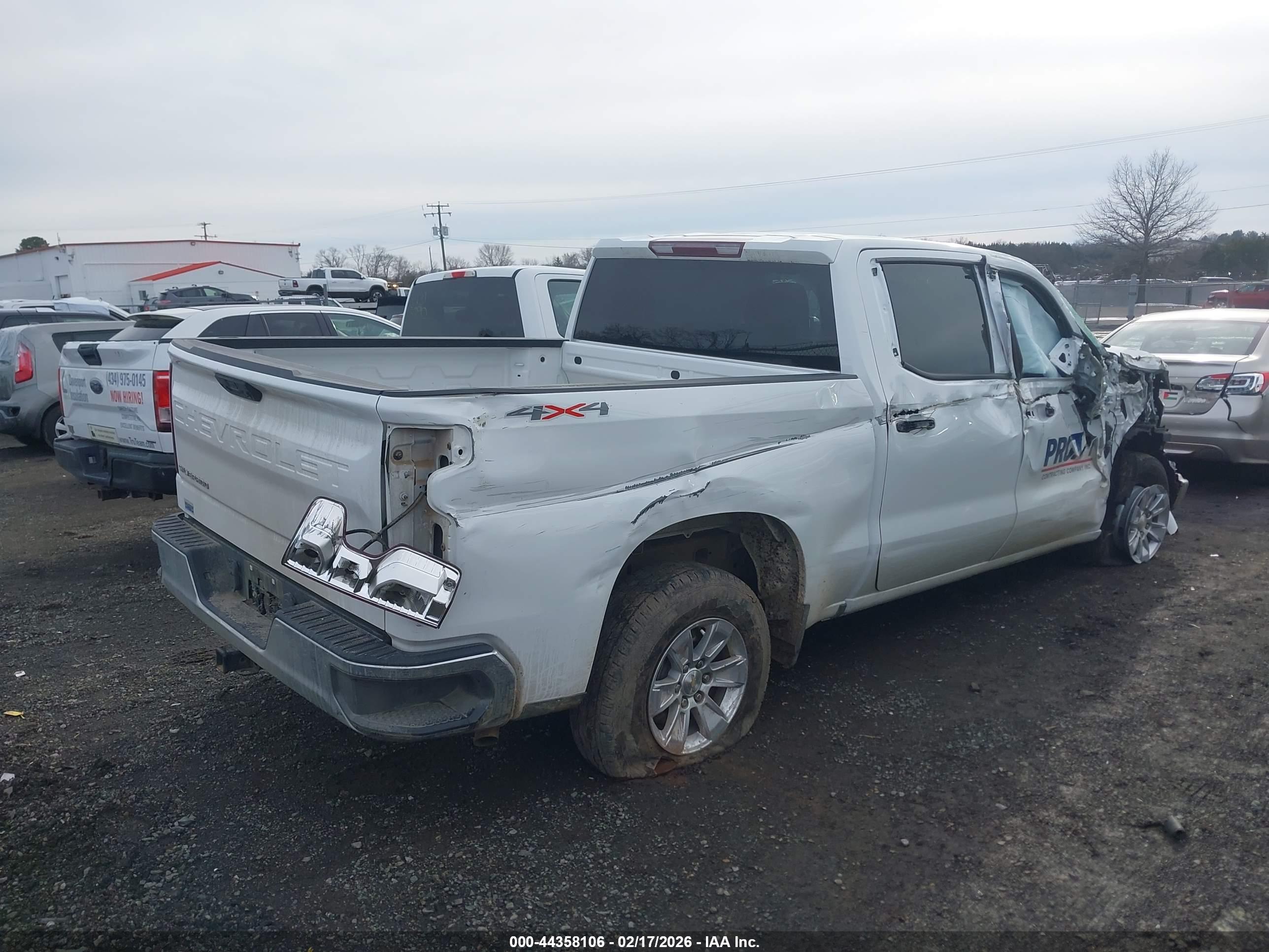 CHEVROLET SILVERADO image 4