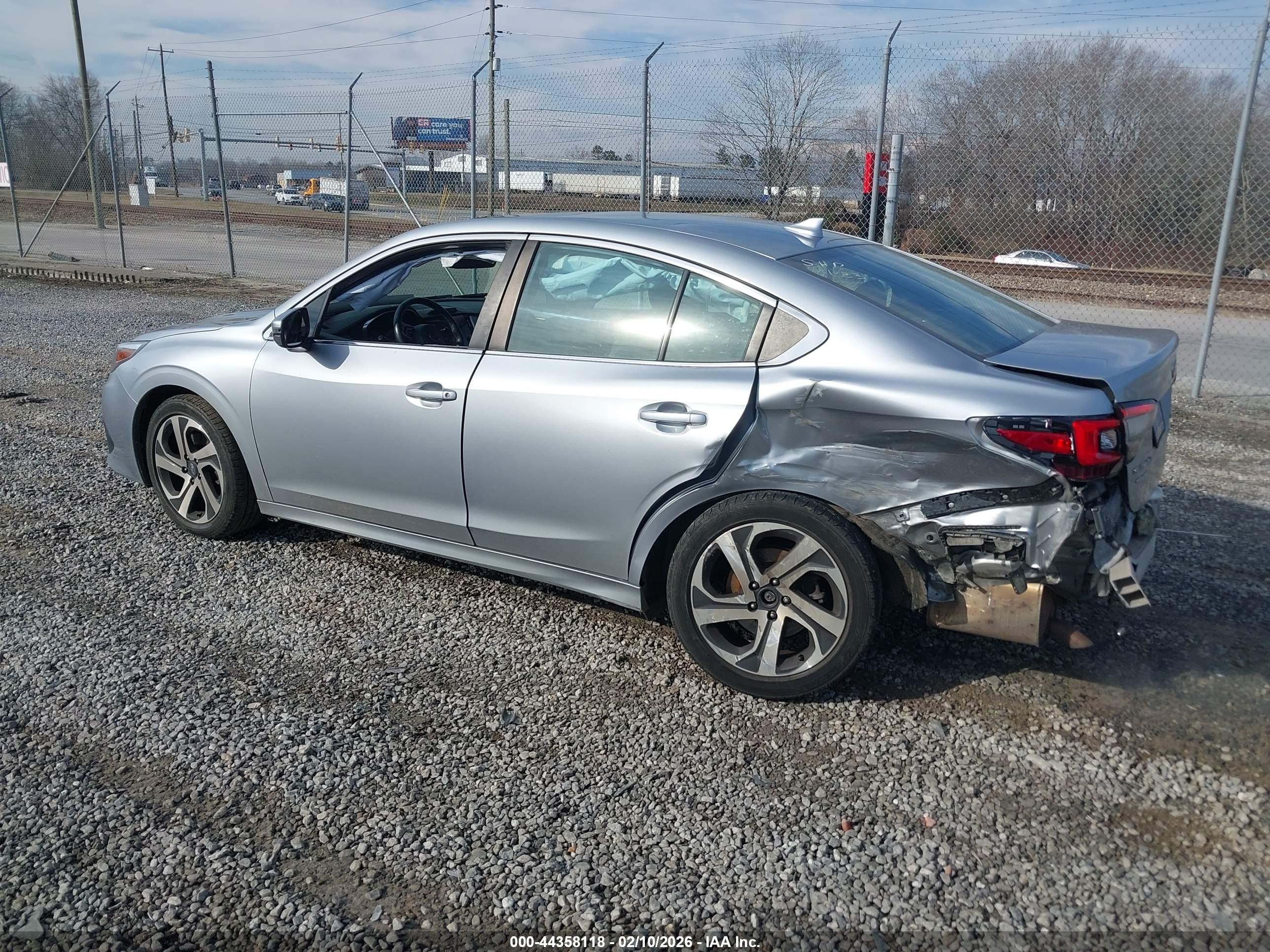 SUBARU LEGACY image 3