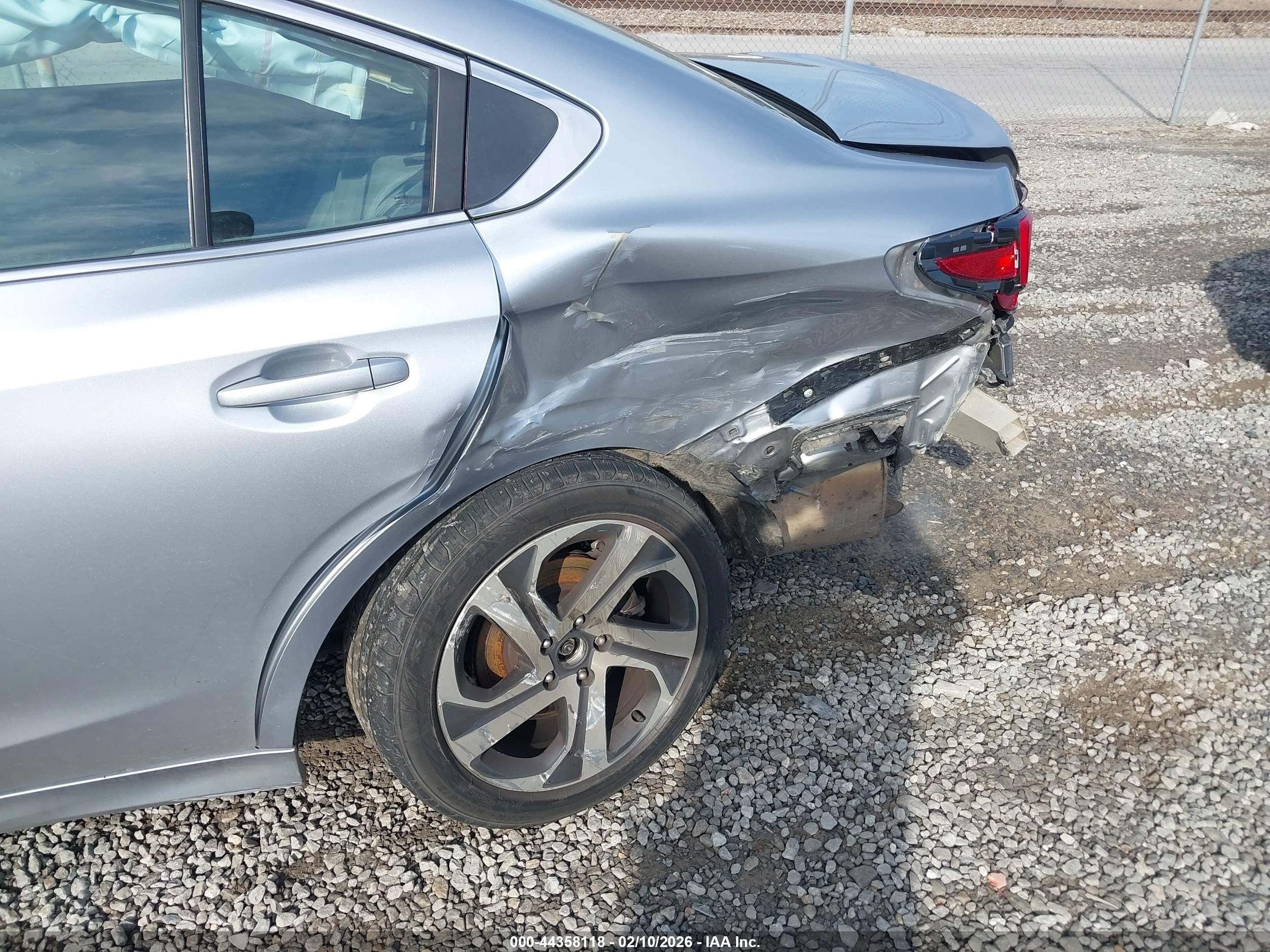 SUBARU LEGACY image 6