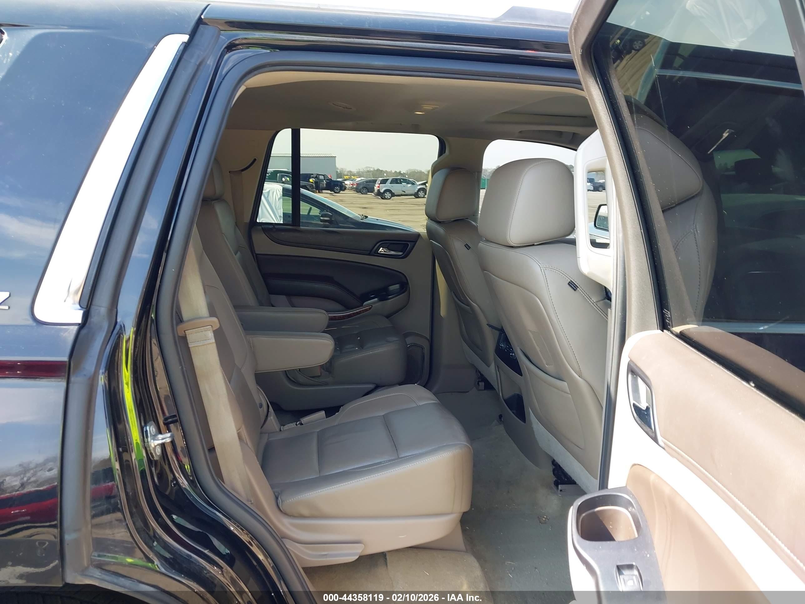 CHEVROLET TAHOE image 8