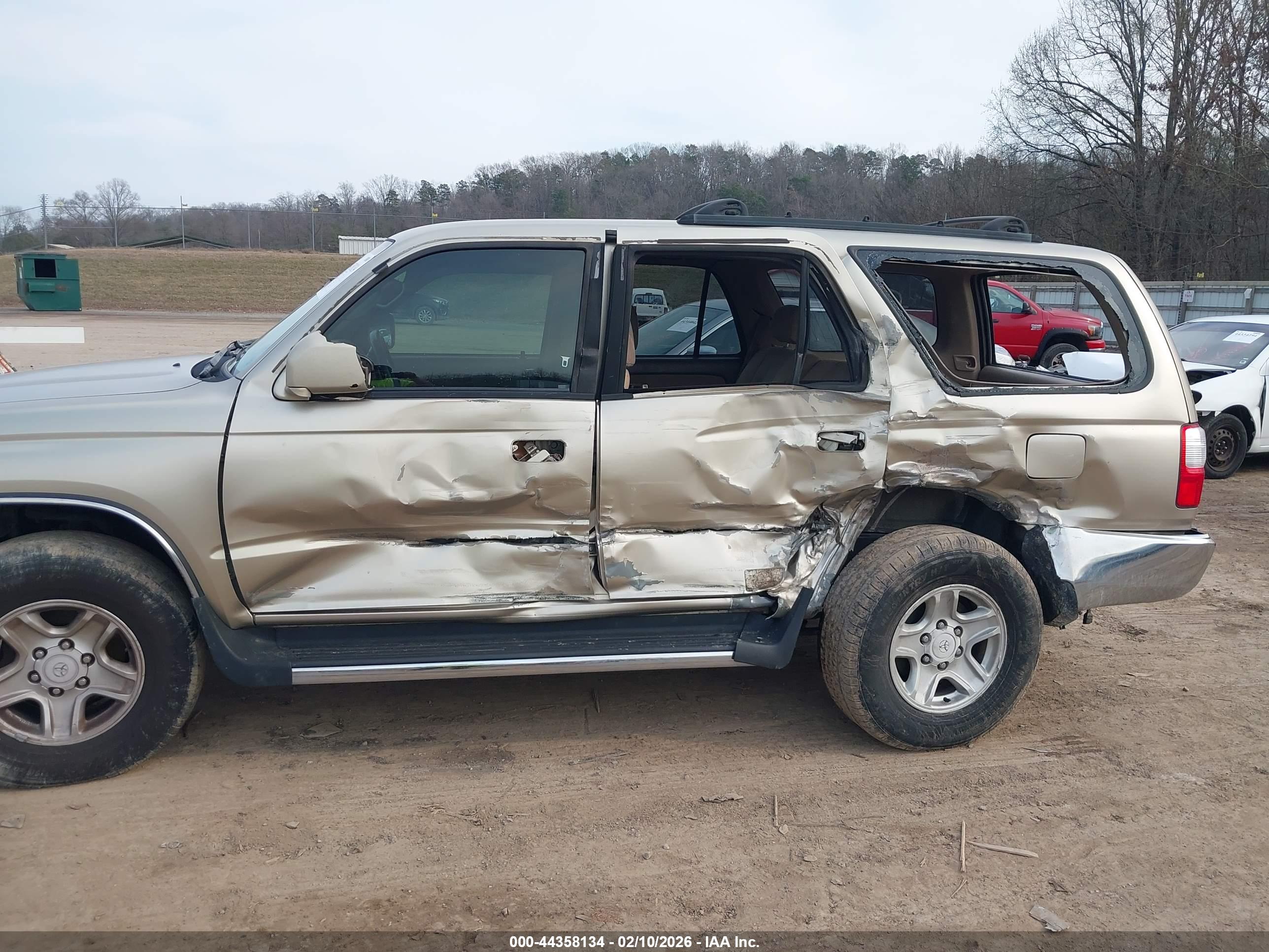 TOYOTA 4RUNNER image 6