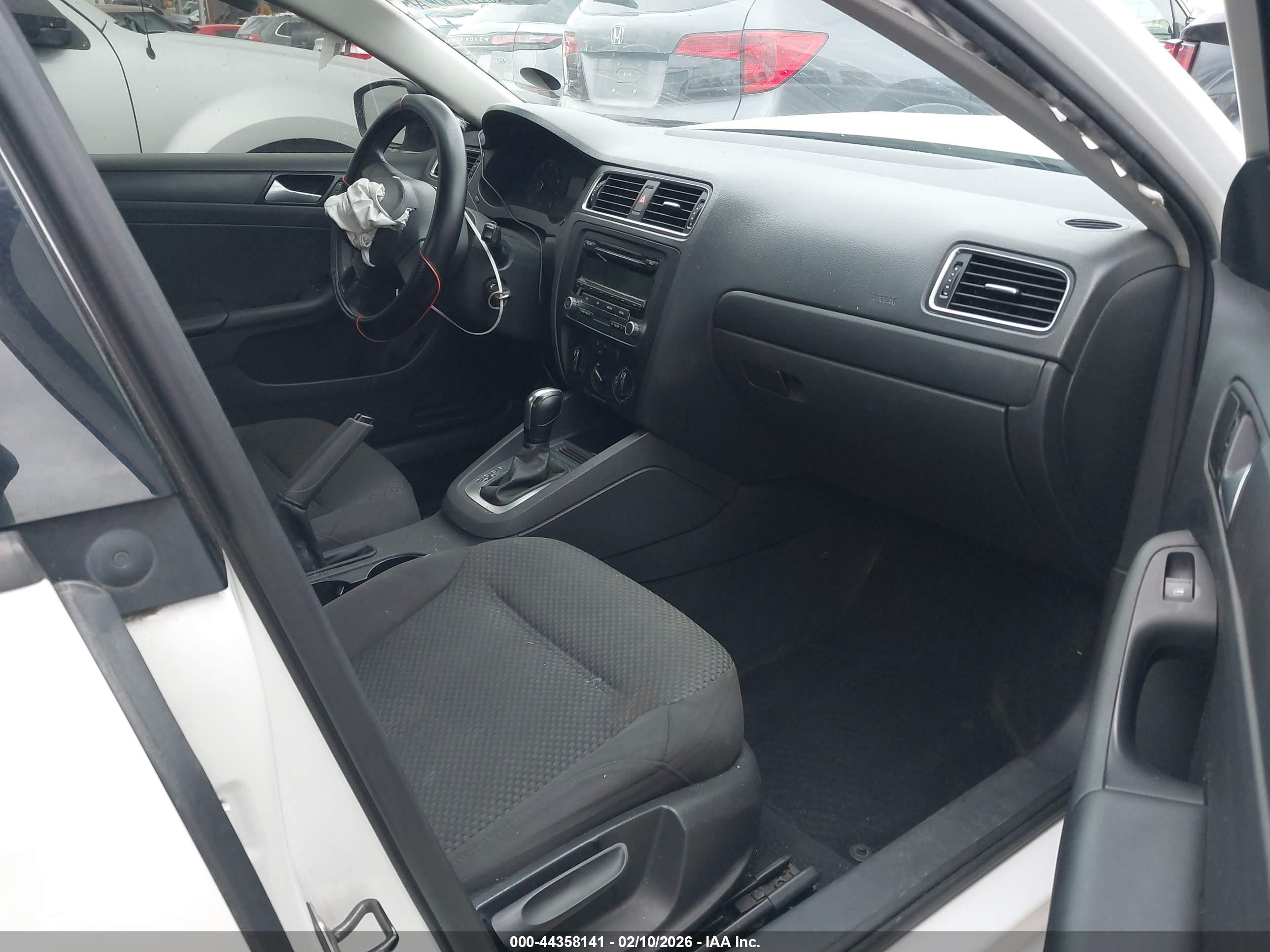 VOLKSWAGEN JETTA image 5