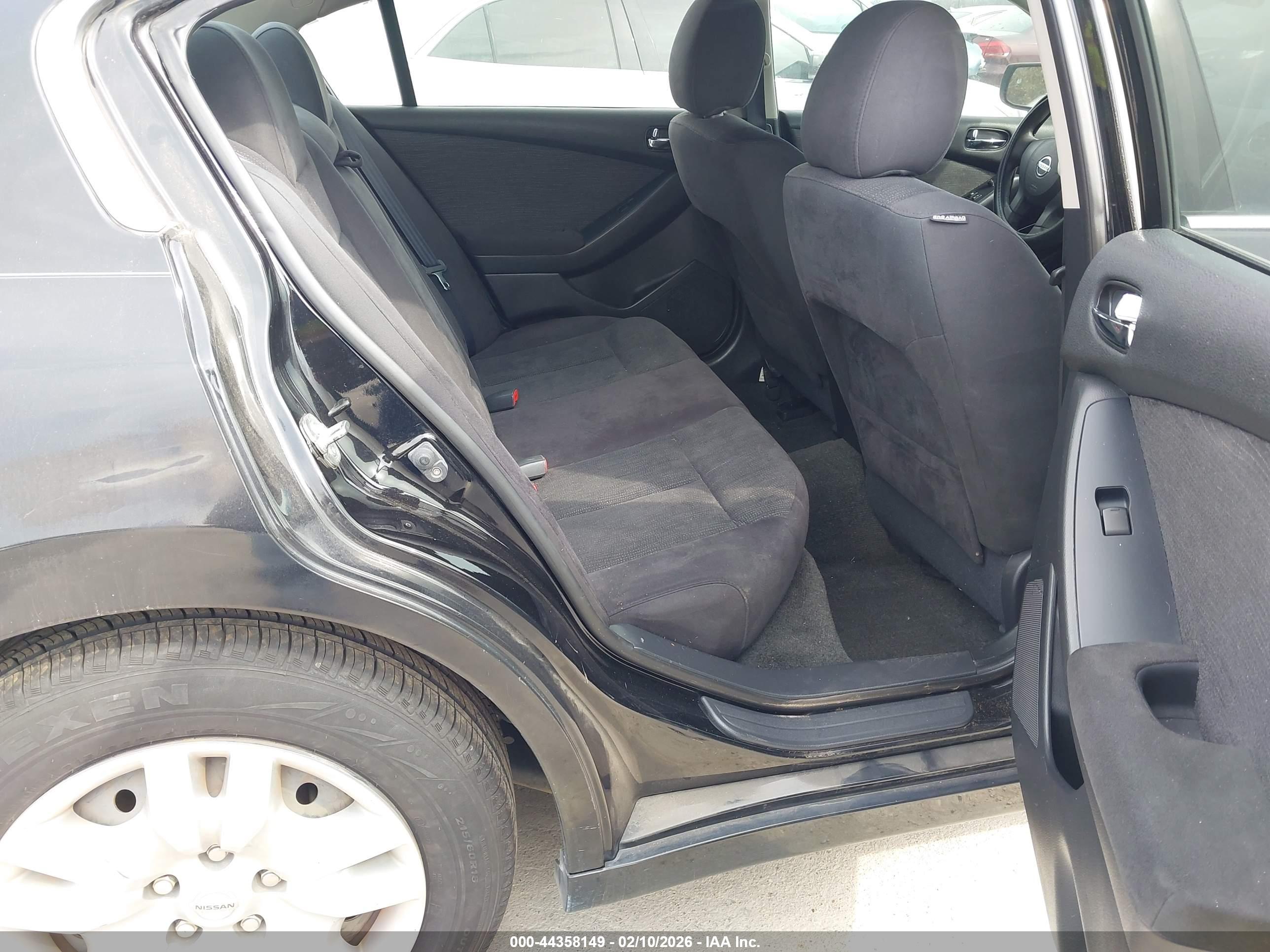 NISSAN ALTIMA image 8