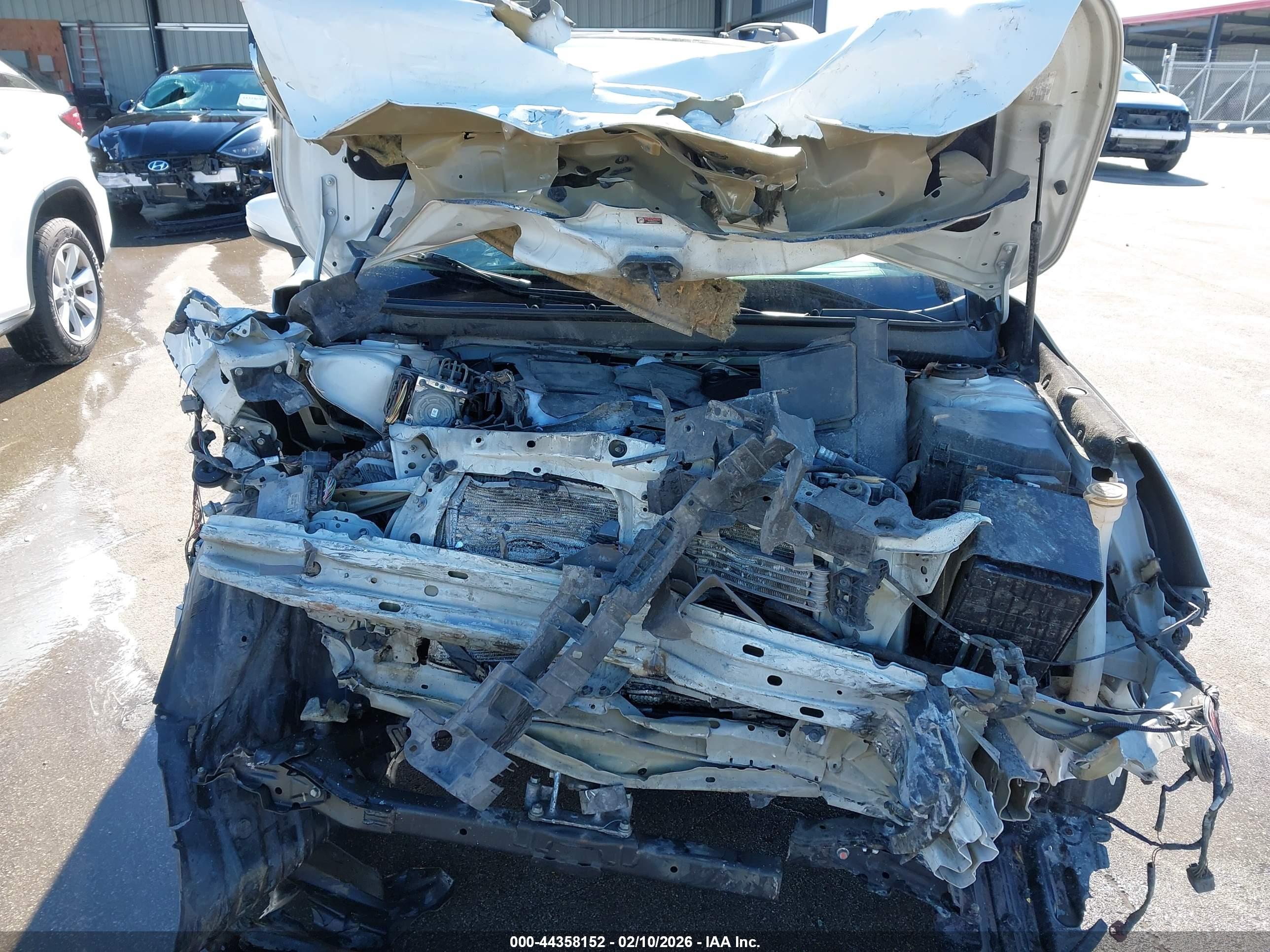 SUBARU OUTBACK image 10