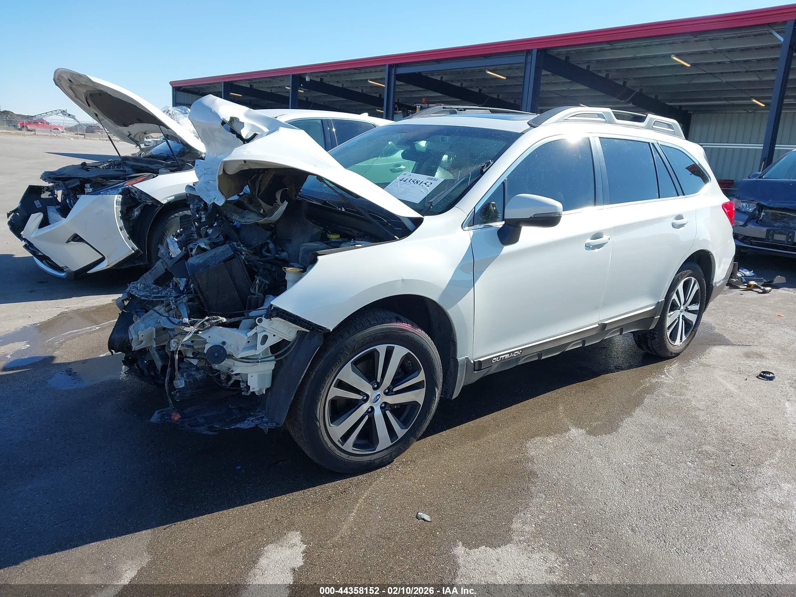SUBARU OUTBACK image 2