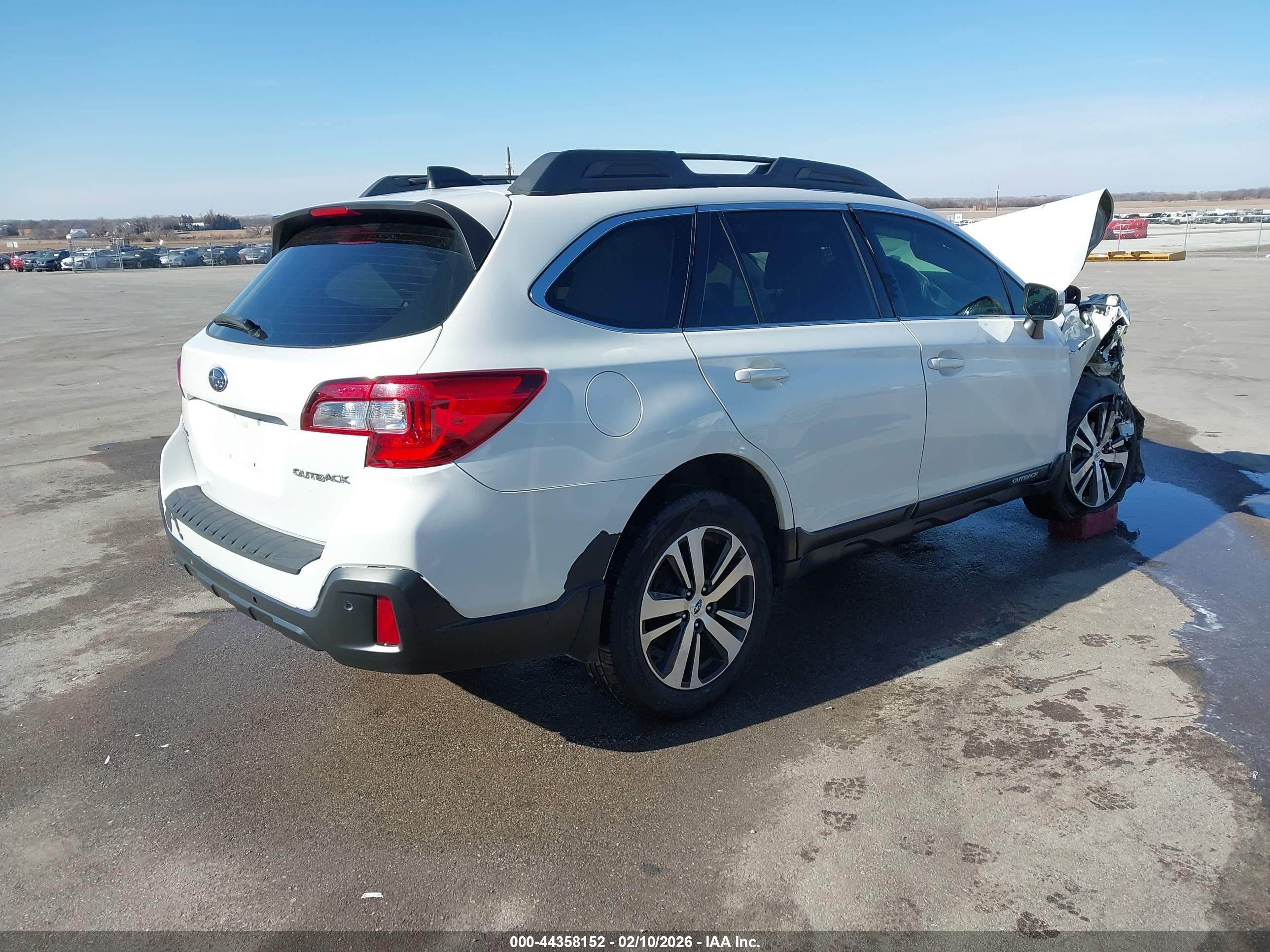 SUBARU OUTBACK image 4