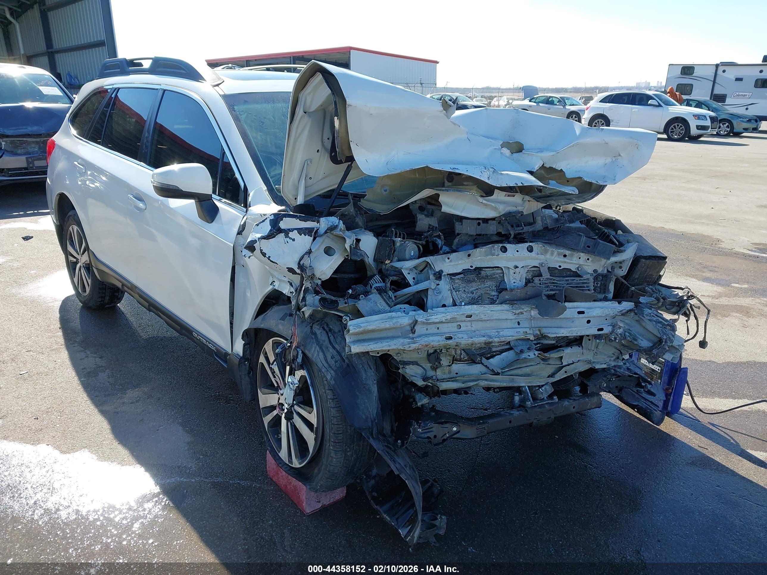 SUBARU OUTBACK image 6