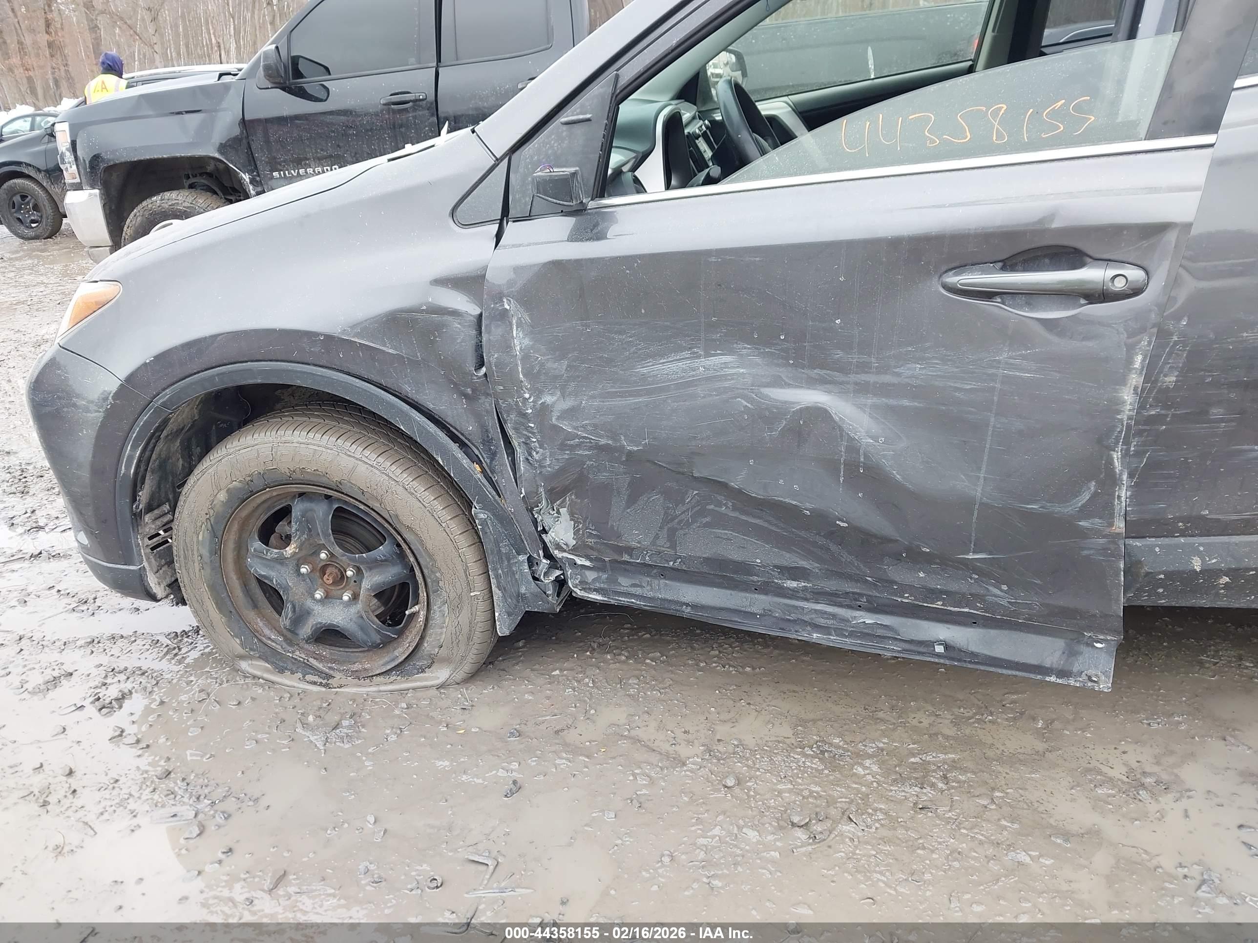 TOYOTA RAV4 image 6