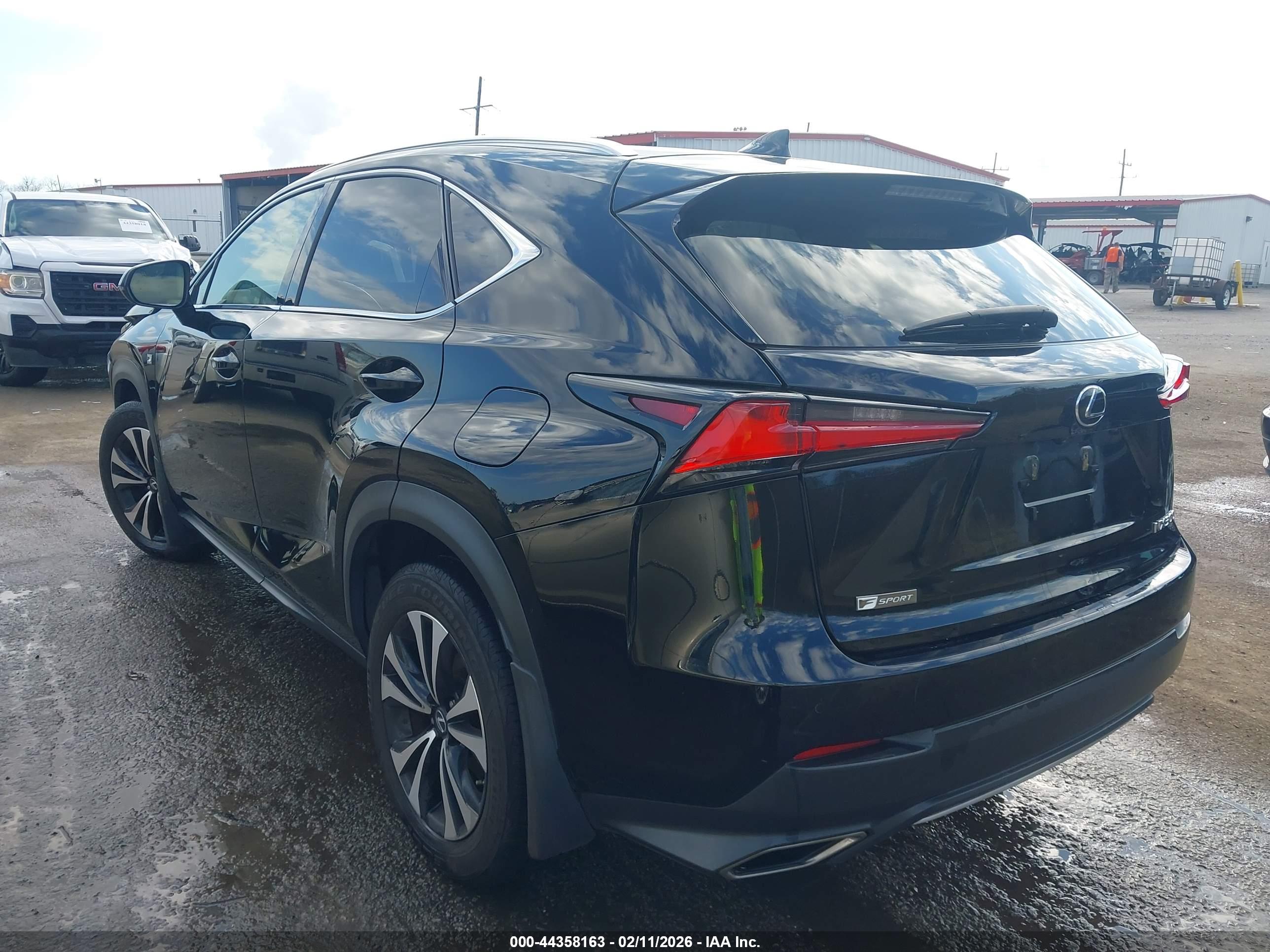 LEXUS NX image 3