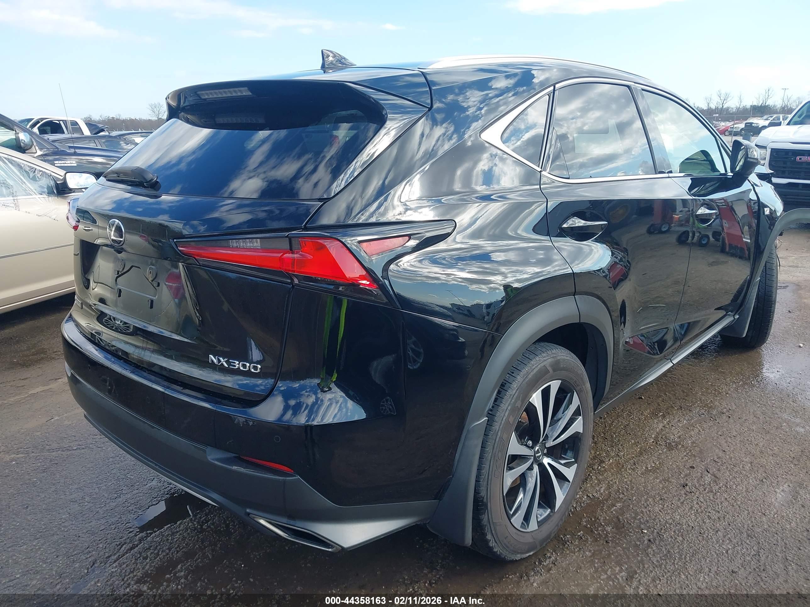 LEXUS NX image 4