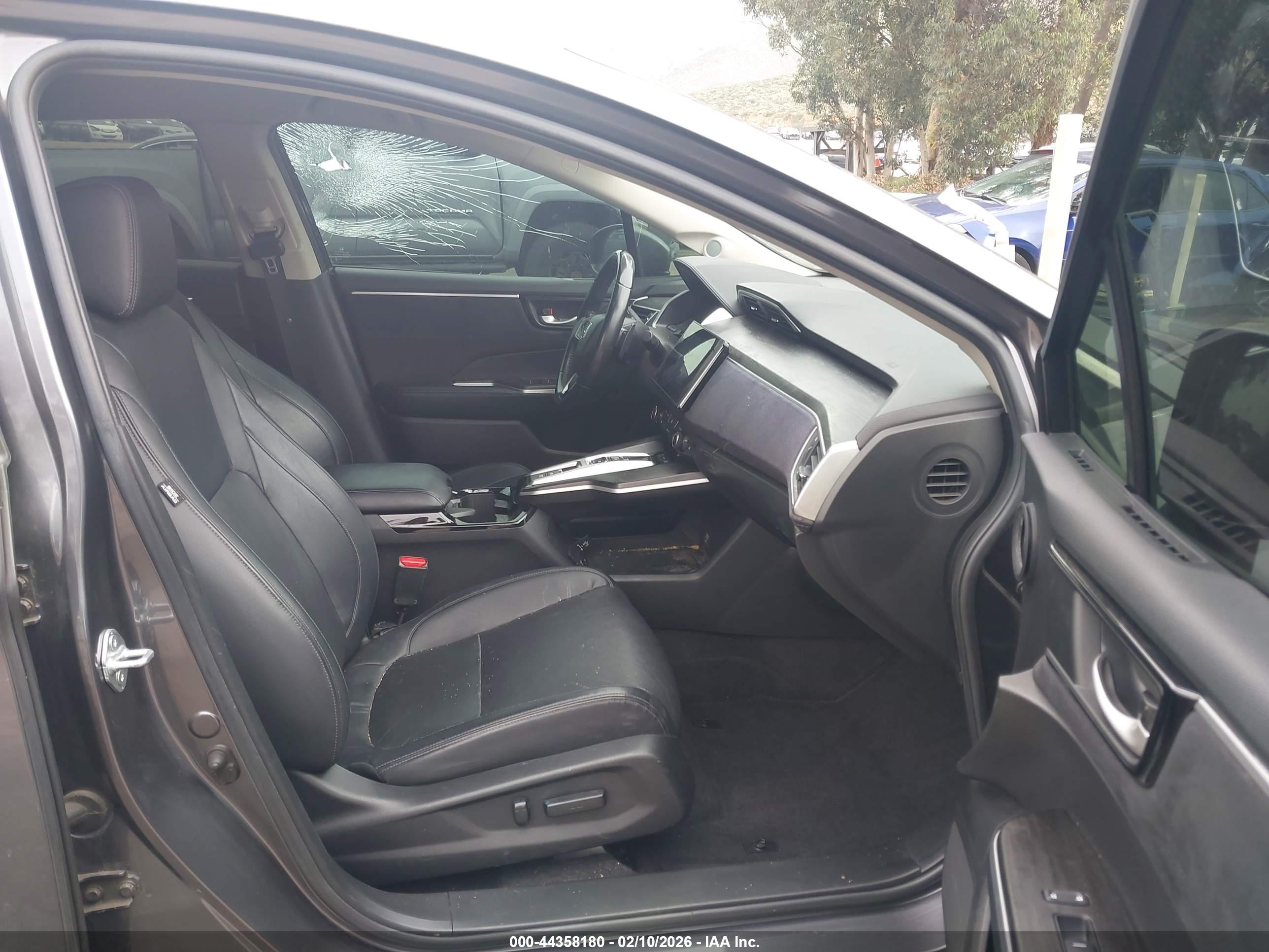 HONDA CLARITY image 5