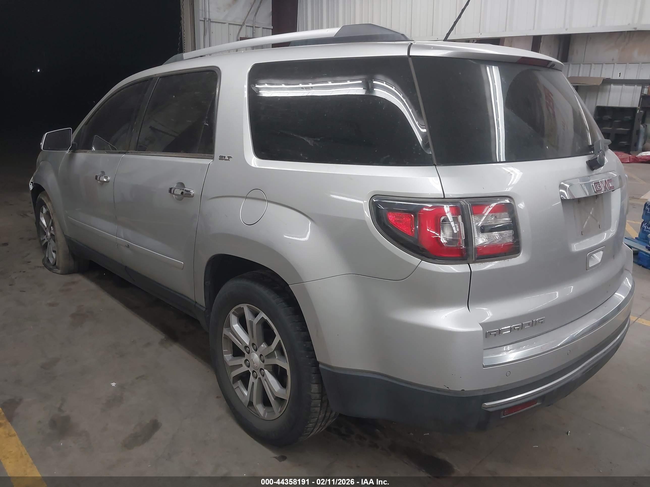 GMC ACADIA image 3