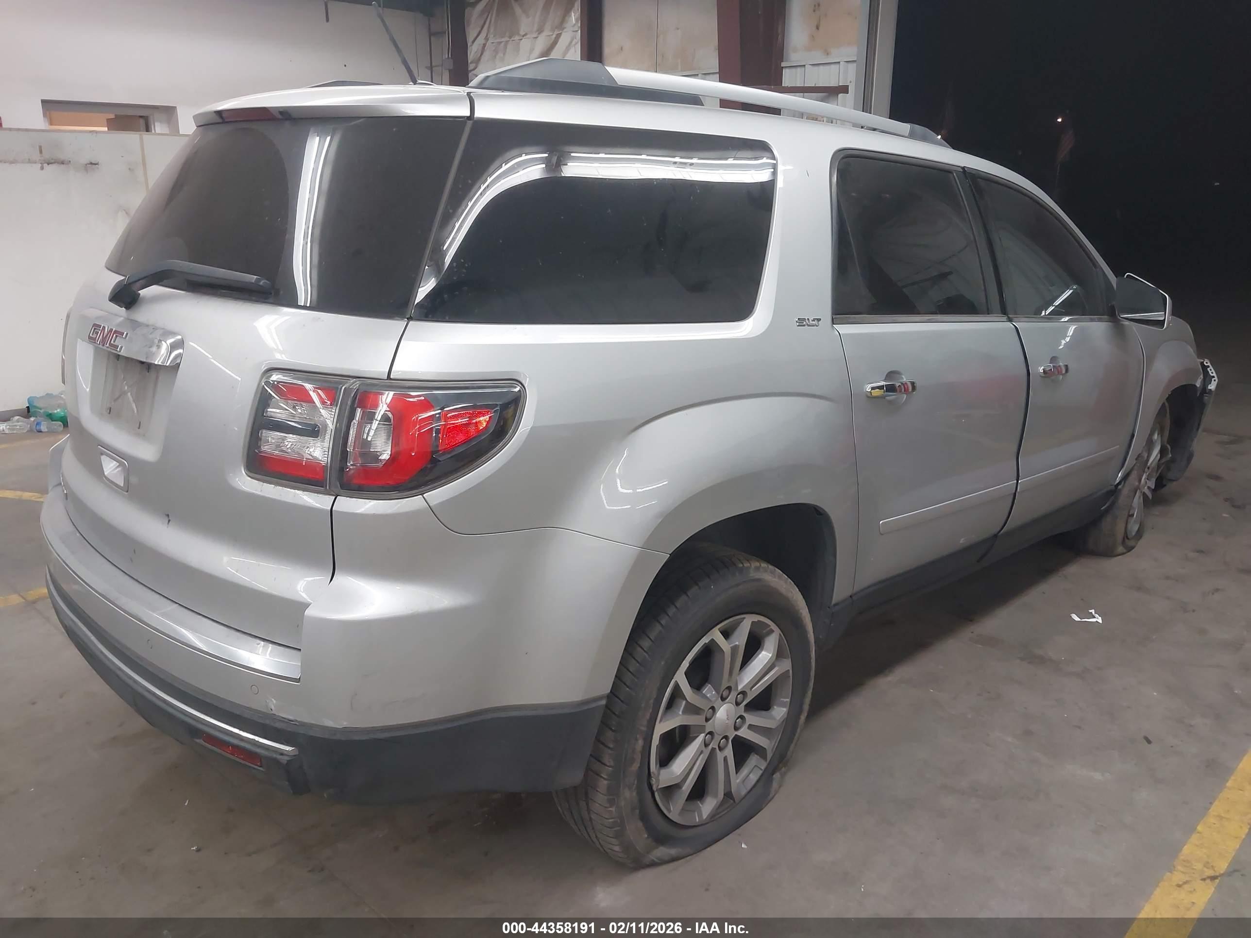 GMC ACADIA image 4