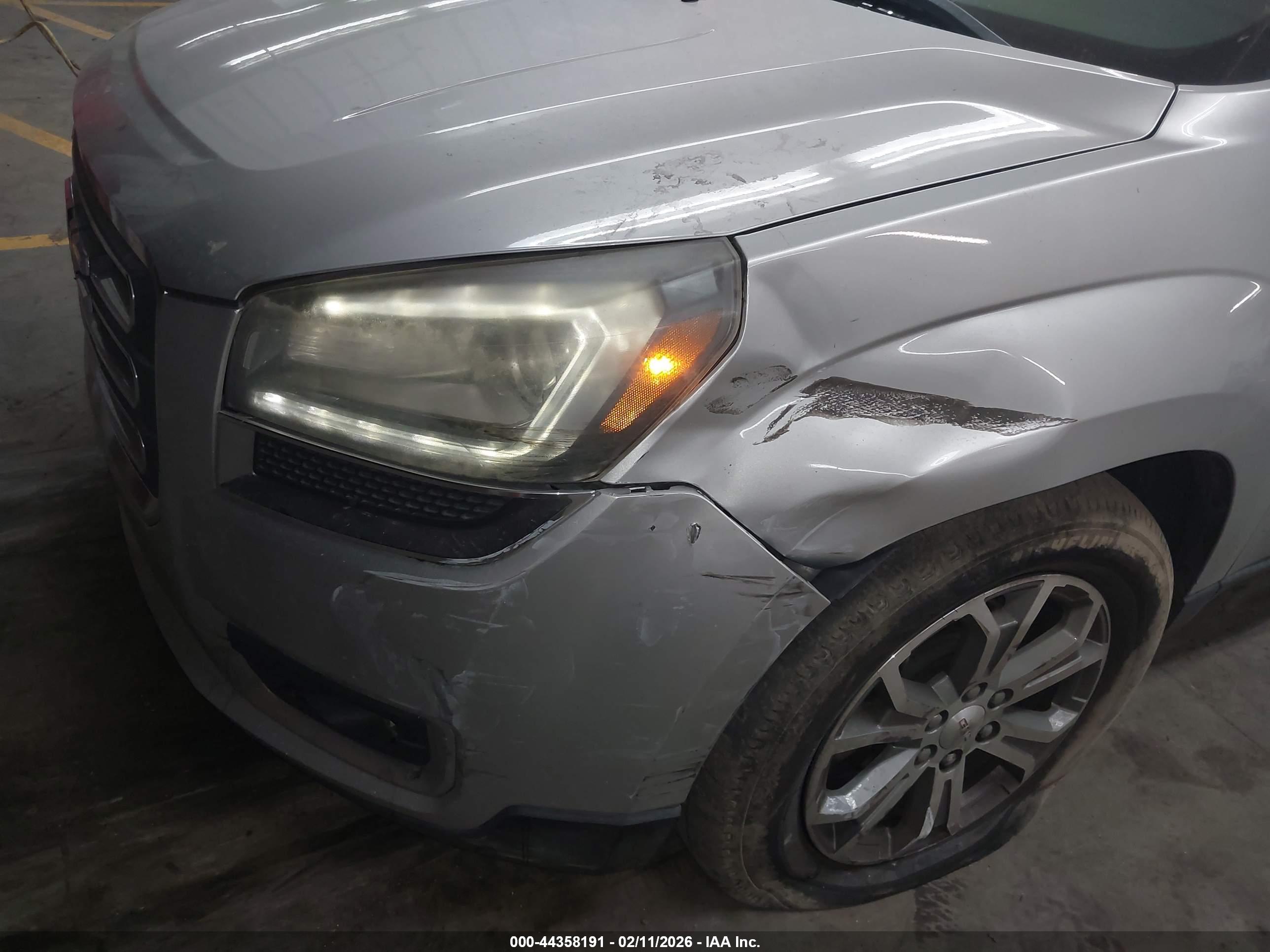 GMC ACADIA image 6