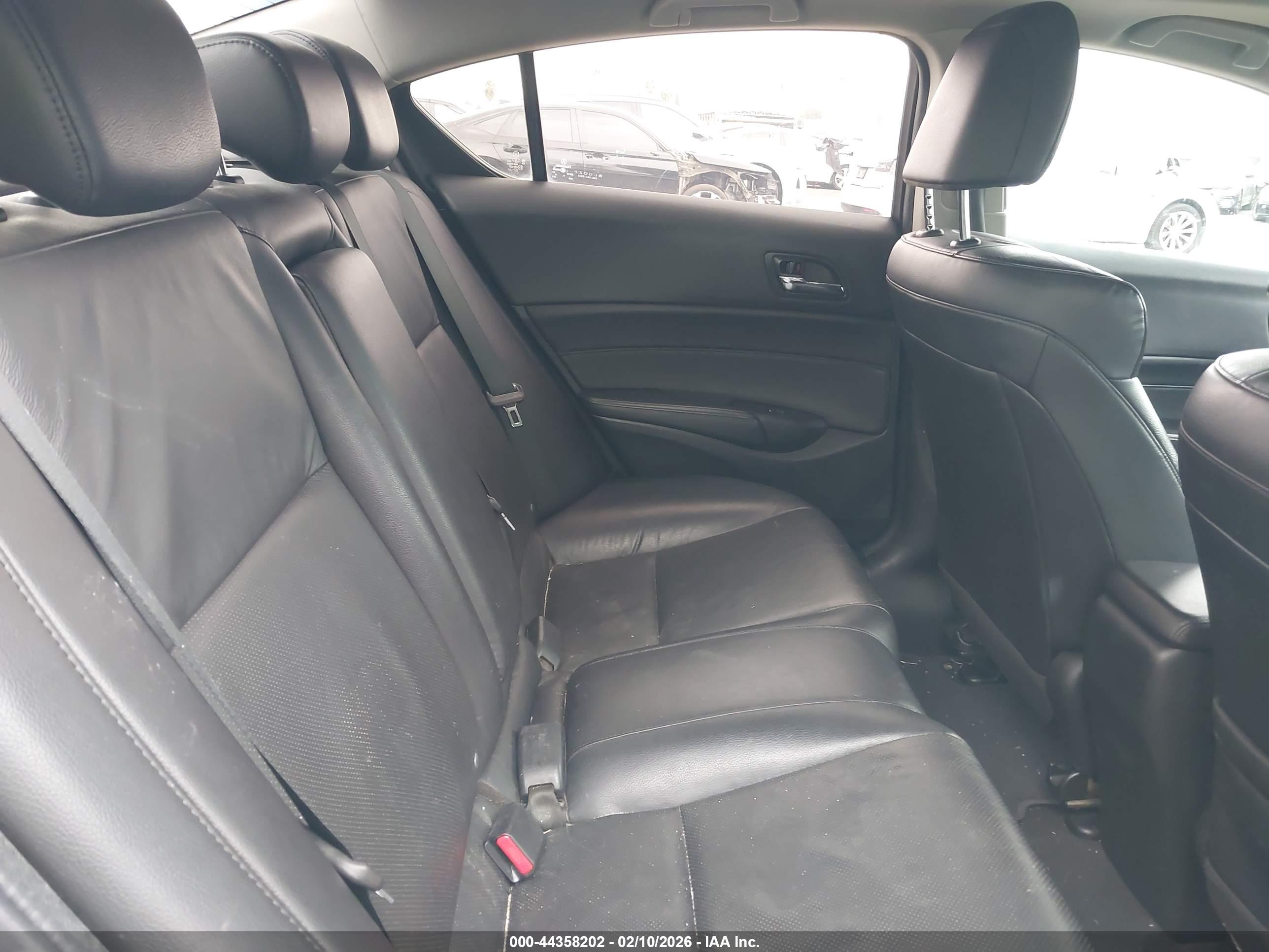 ACURA ILX image 8