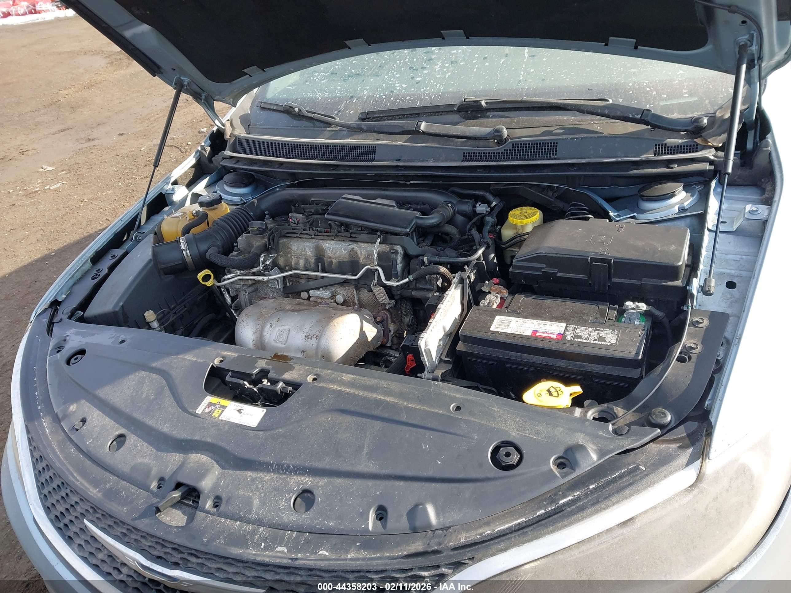 CHRYSLER 200 image 10