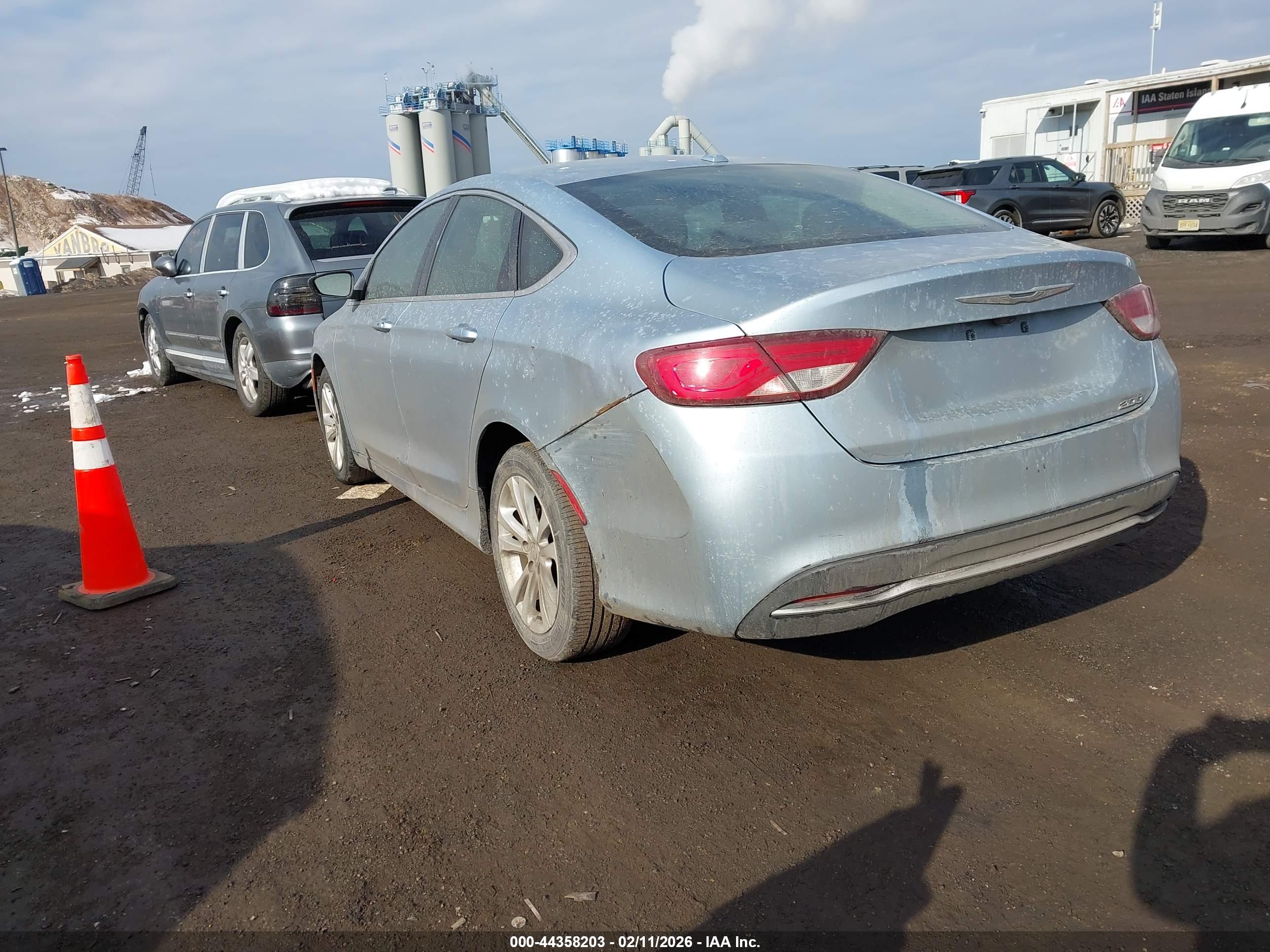 CHRYSLER 200 image 3
