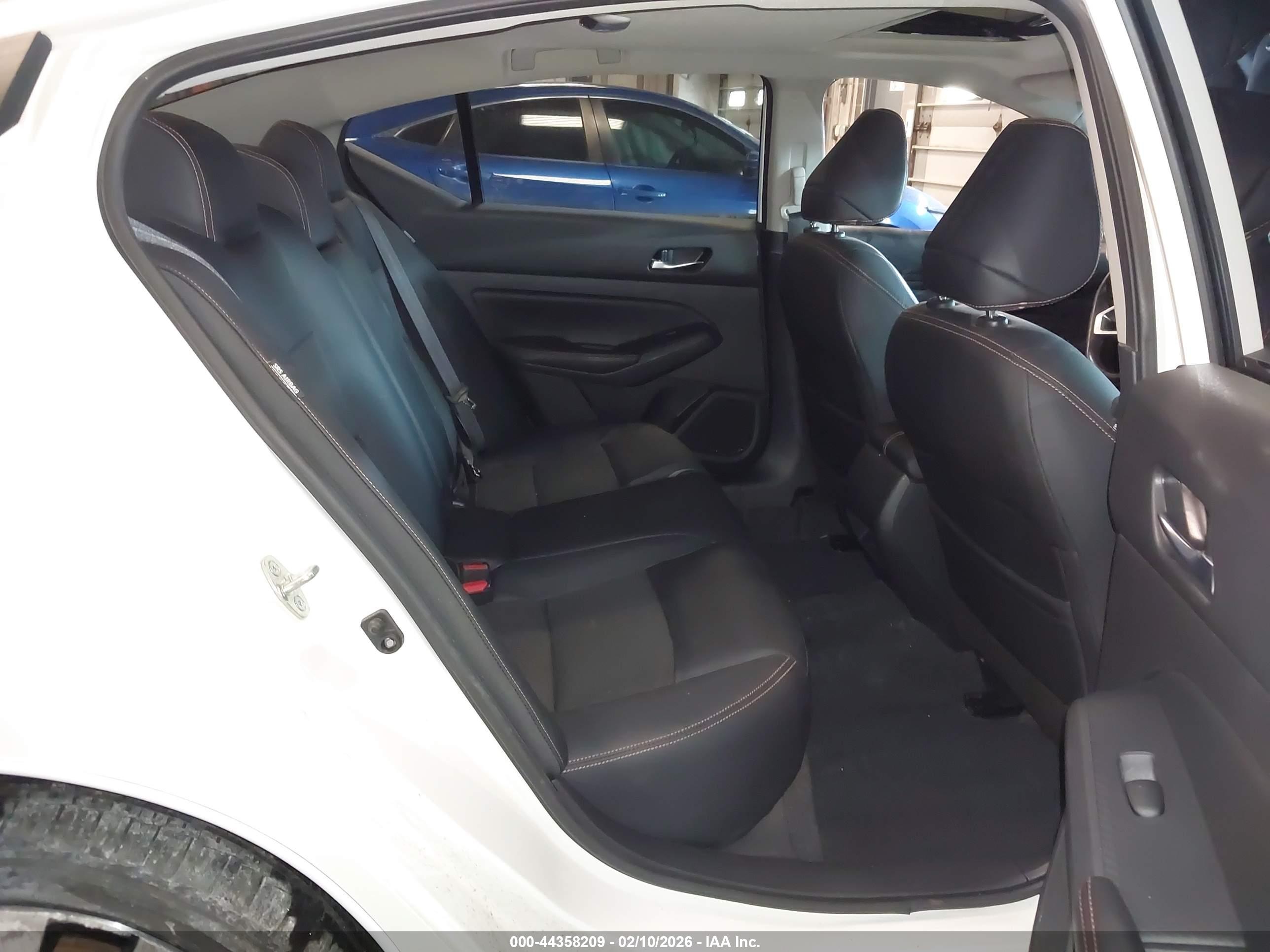 NISSAN ALTIMA image 8