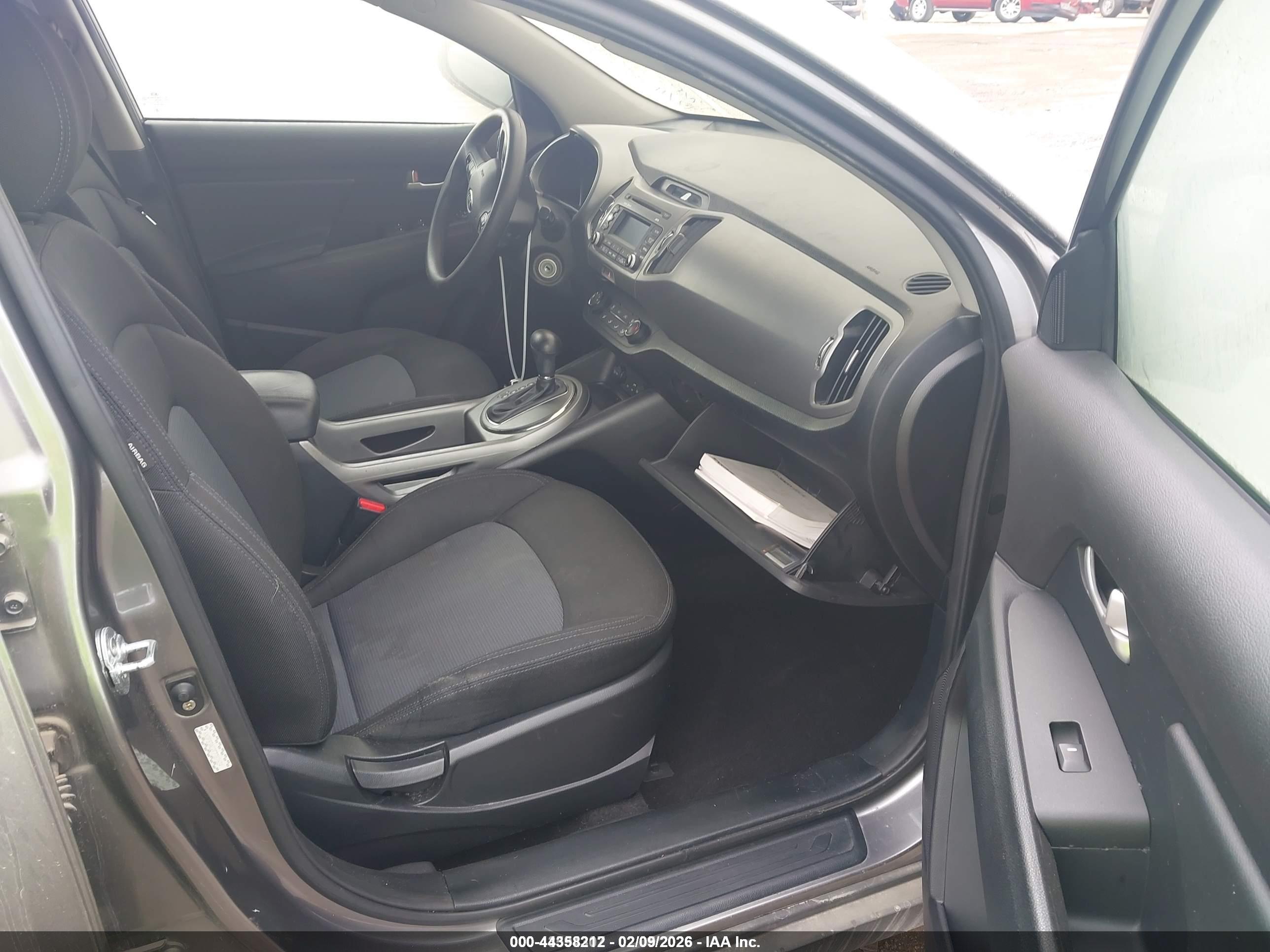 KIA SPORTAGE image 5