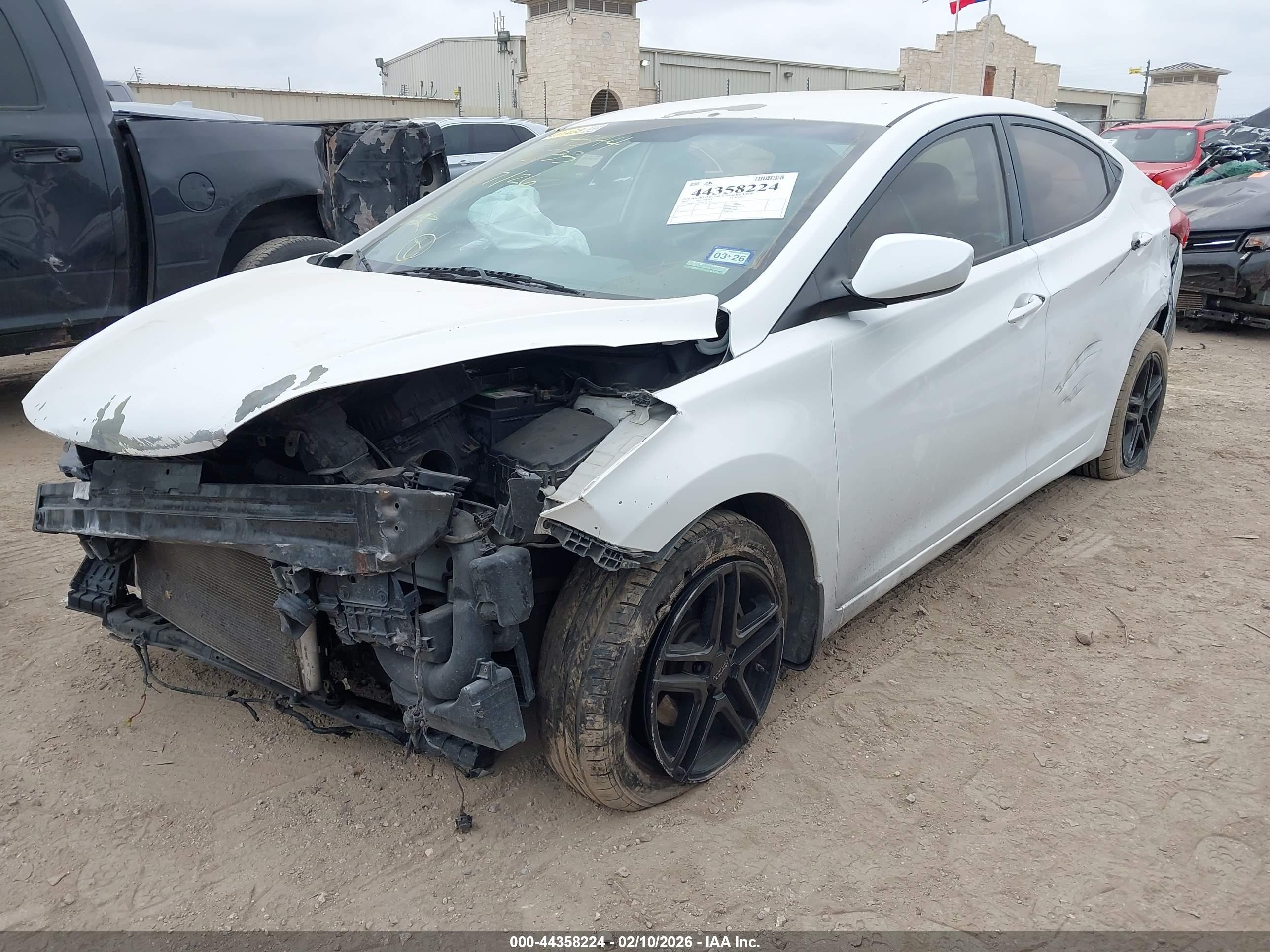 HYUNDAI ELANTRA image 2