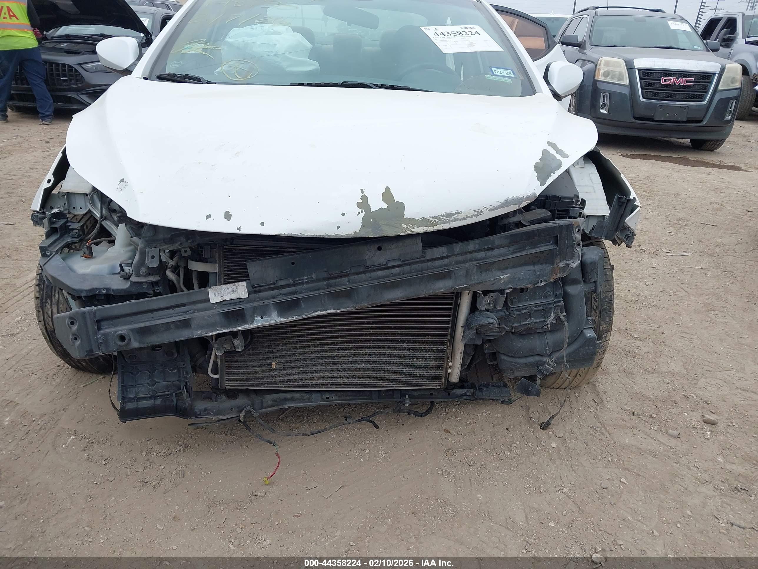 HYUNDAI ELANTRA image 6