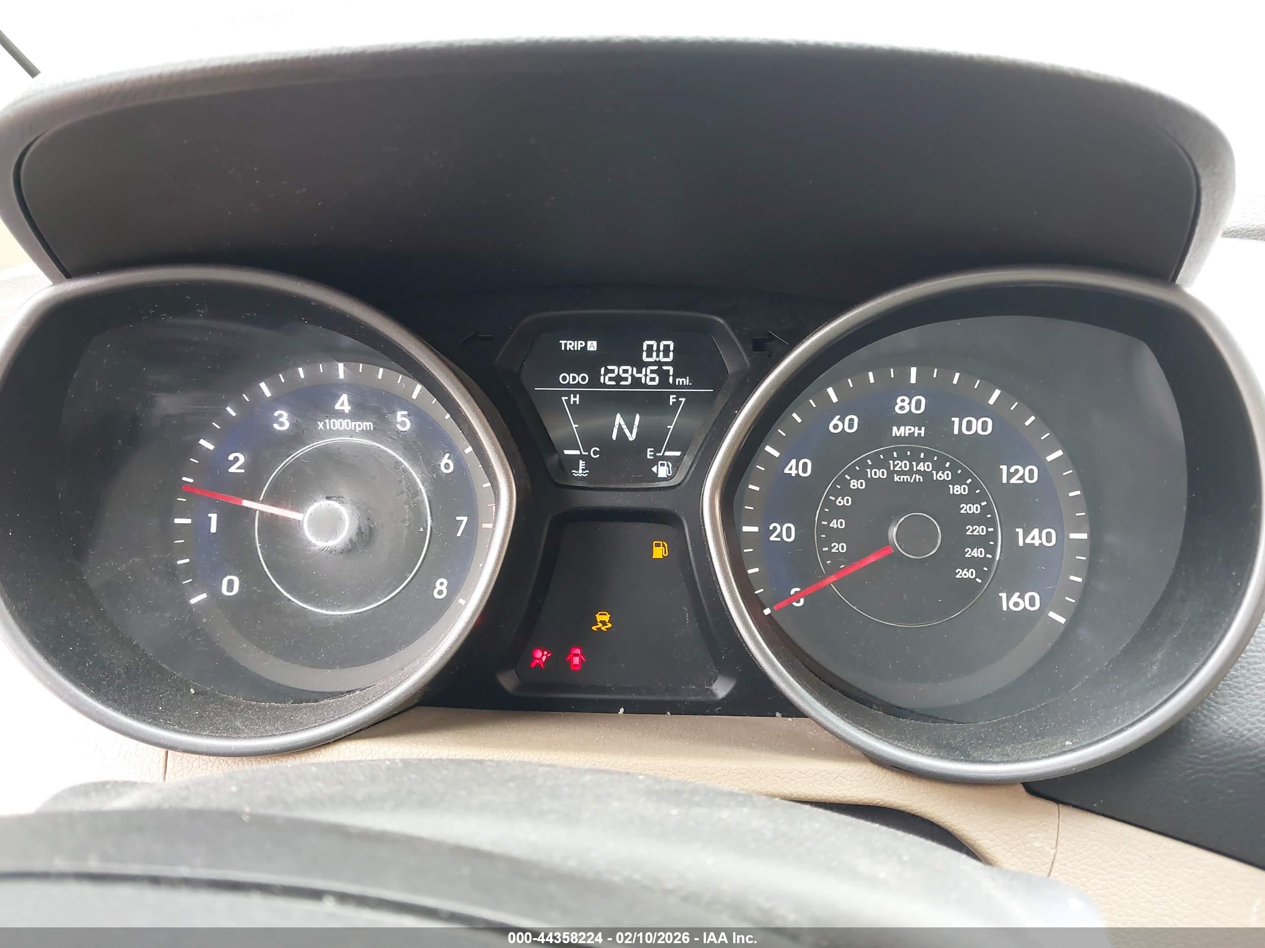 HYUNDAI ELANTRA image 7
