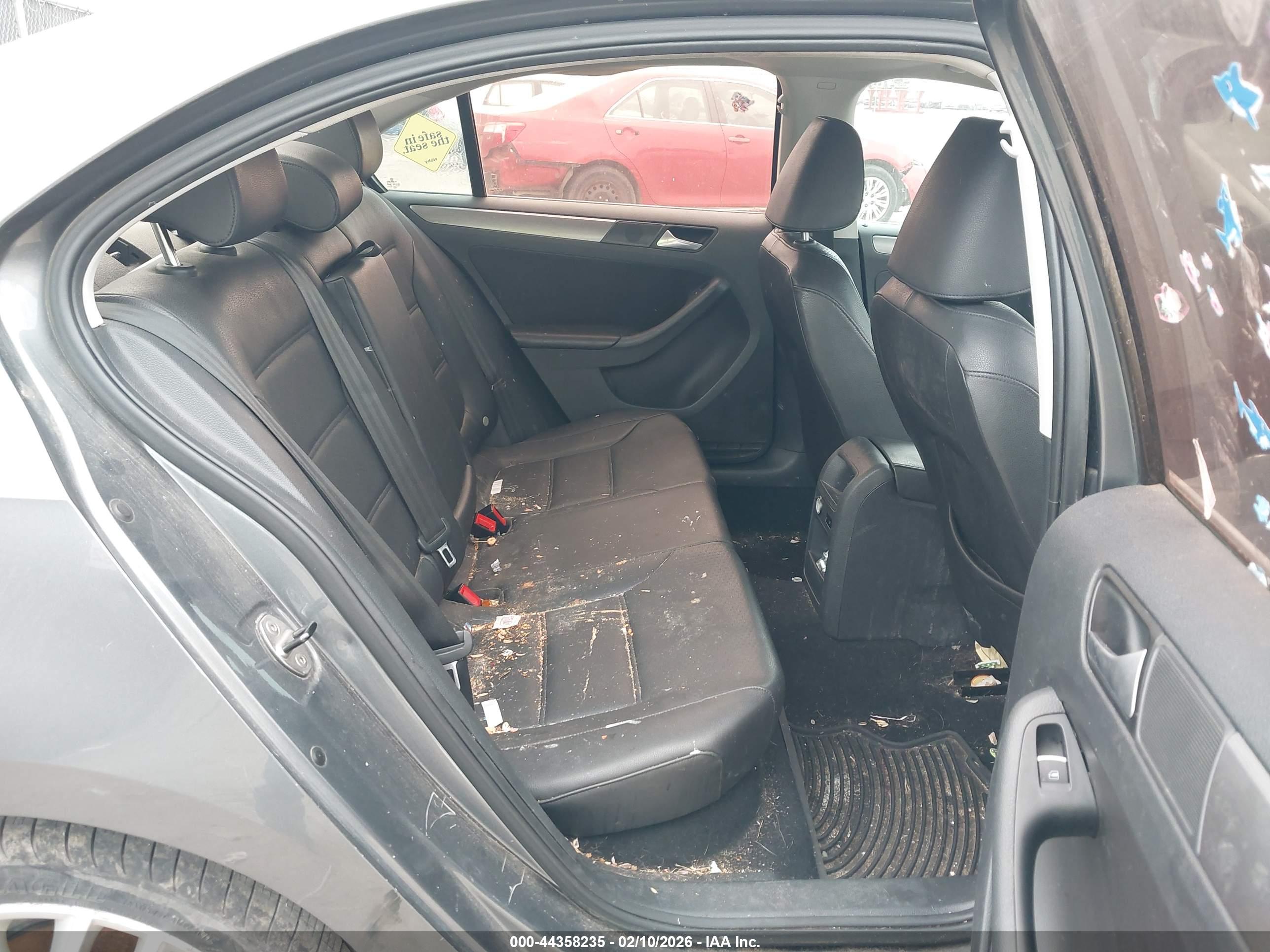 VOLKSWAGEN JETTA image 8