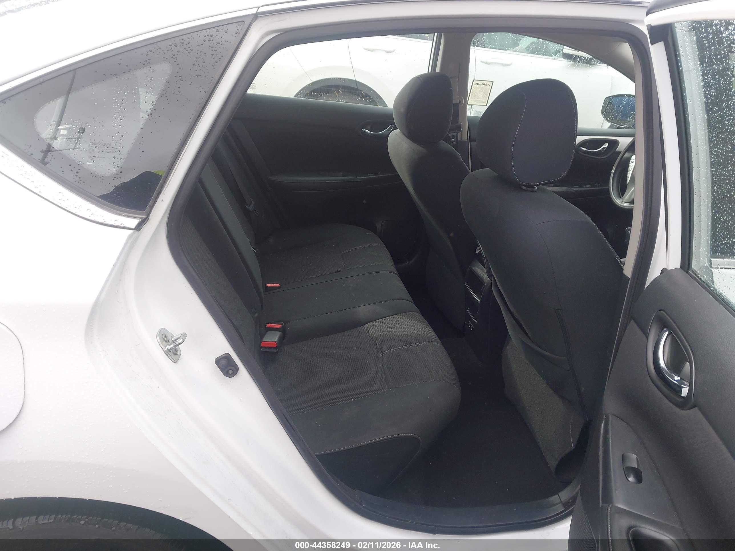 NISSAN SENTRA image 8