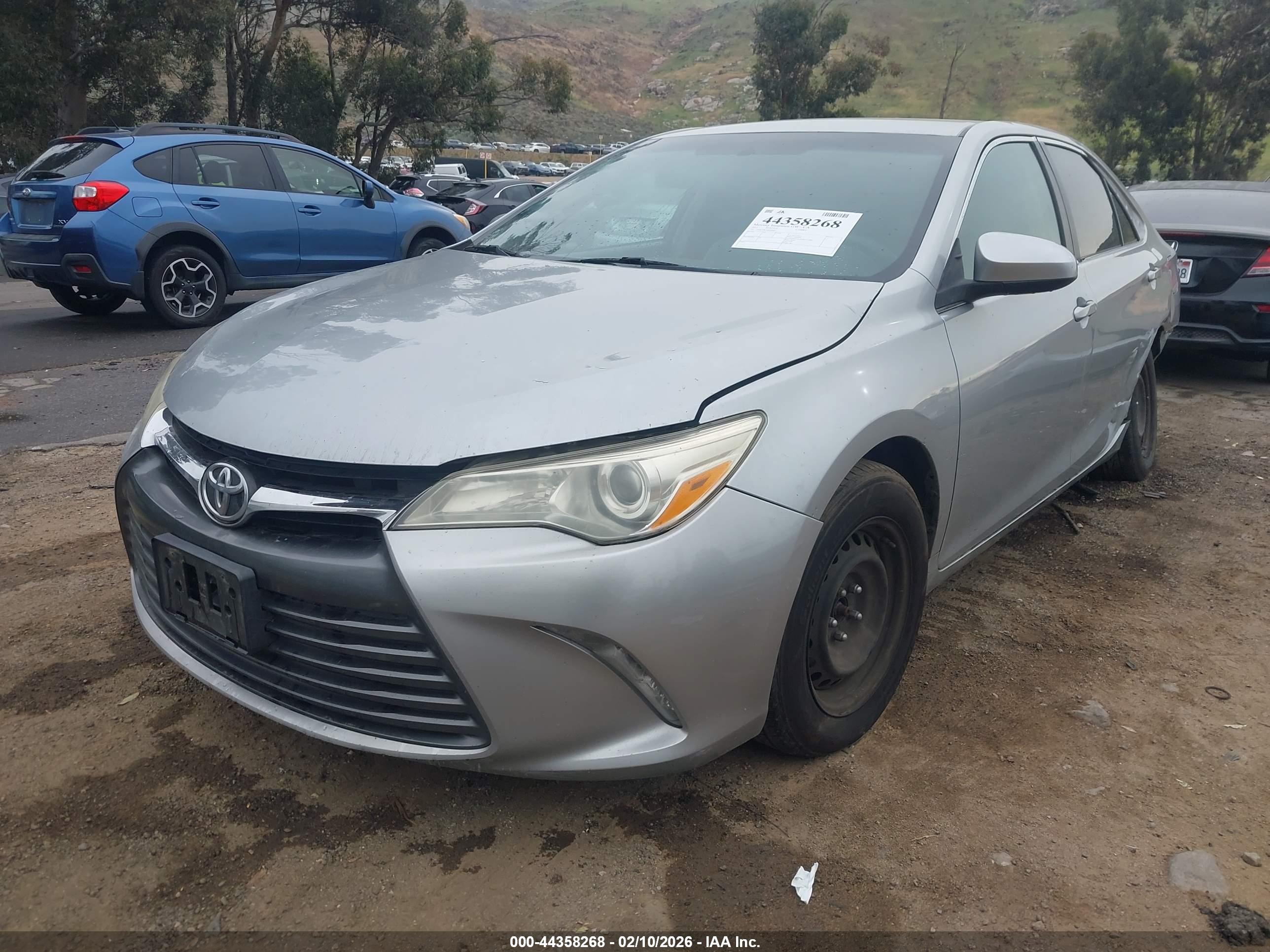TOYOTA CAMRY image 2