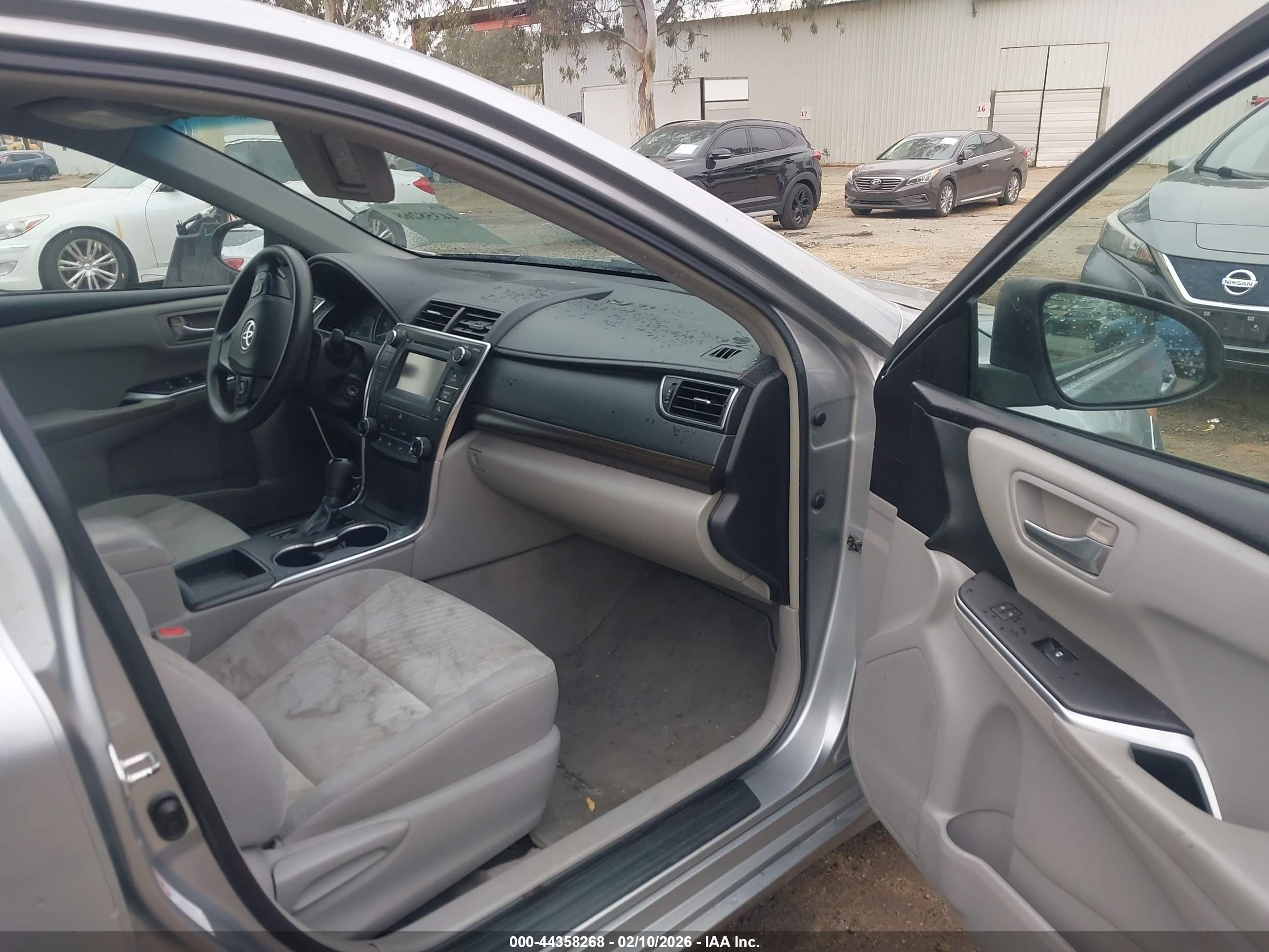 TOYOTA CAMRY image 5